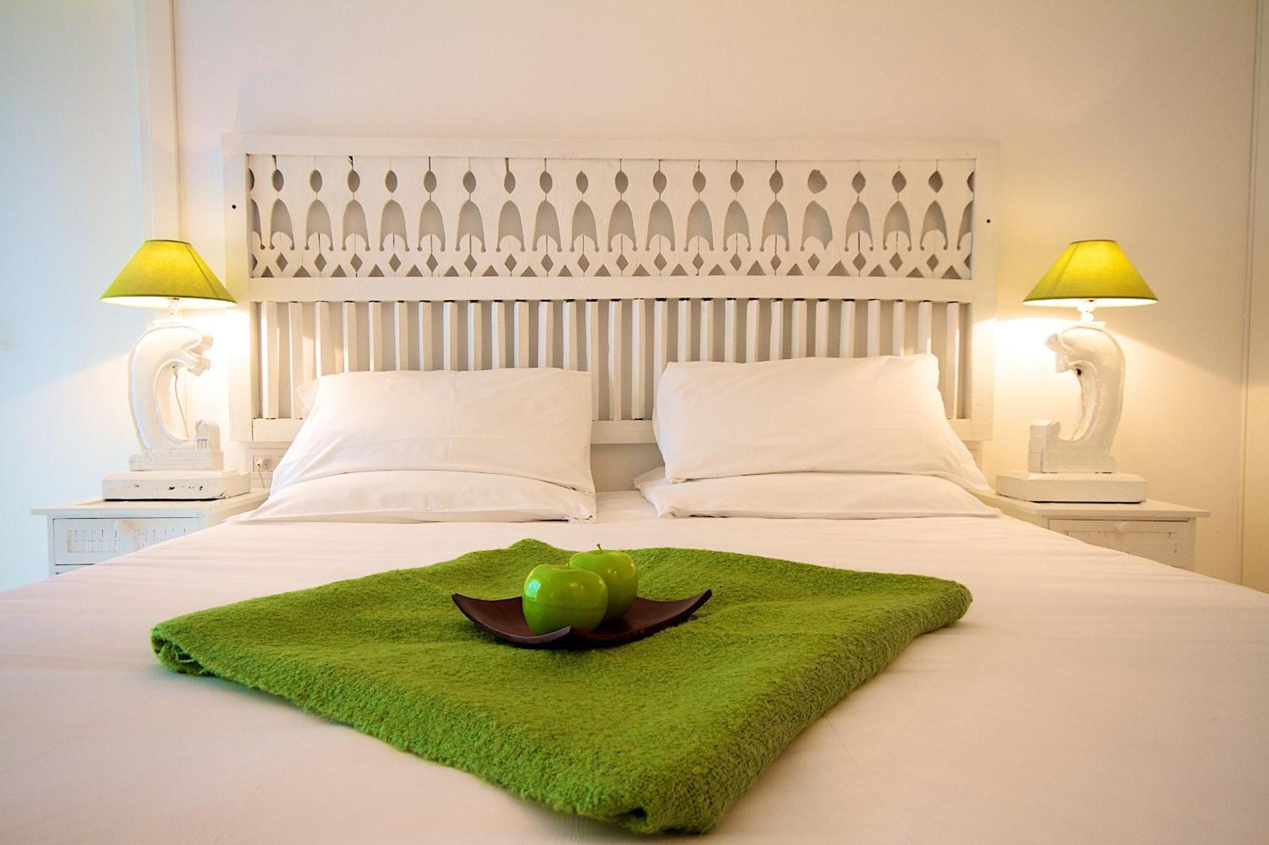 Double Room with Lake View - Photo 5