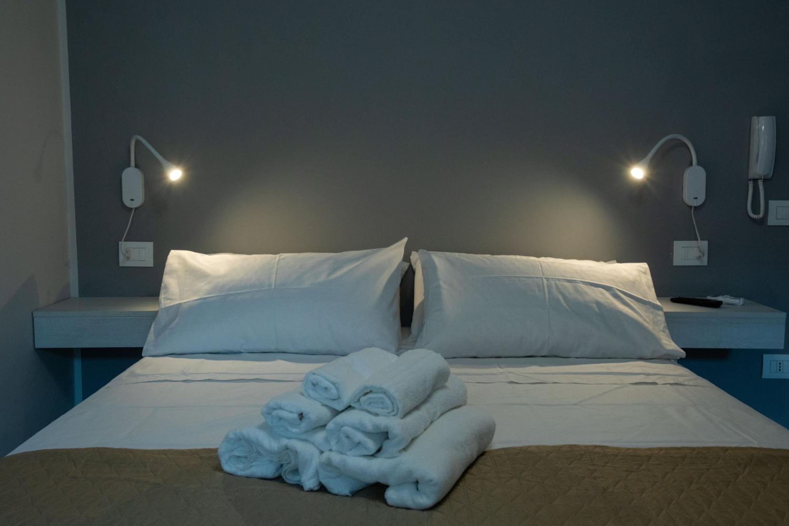 Deluxe Double Room with Balcony photo 1