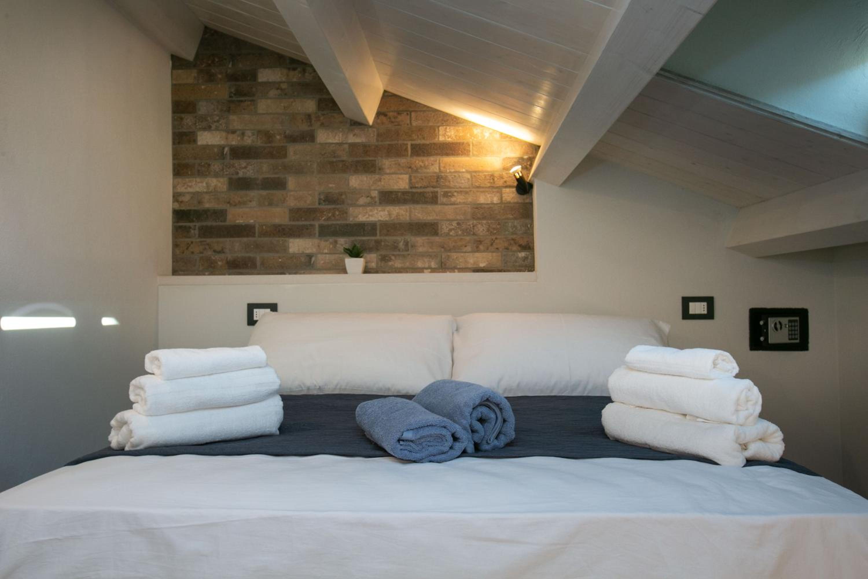 Superior Family Room photo 2