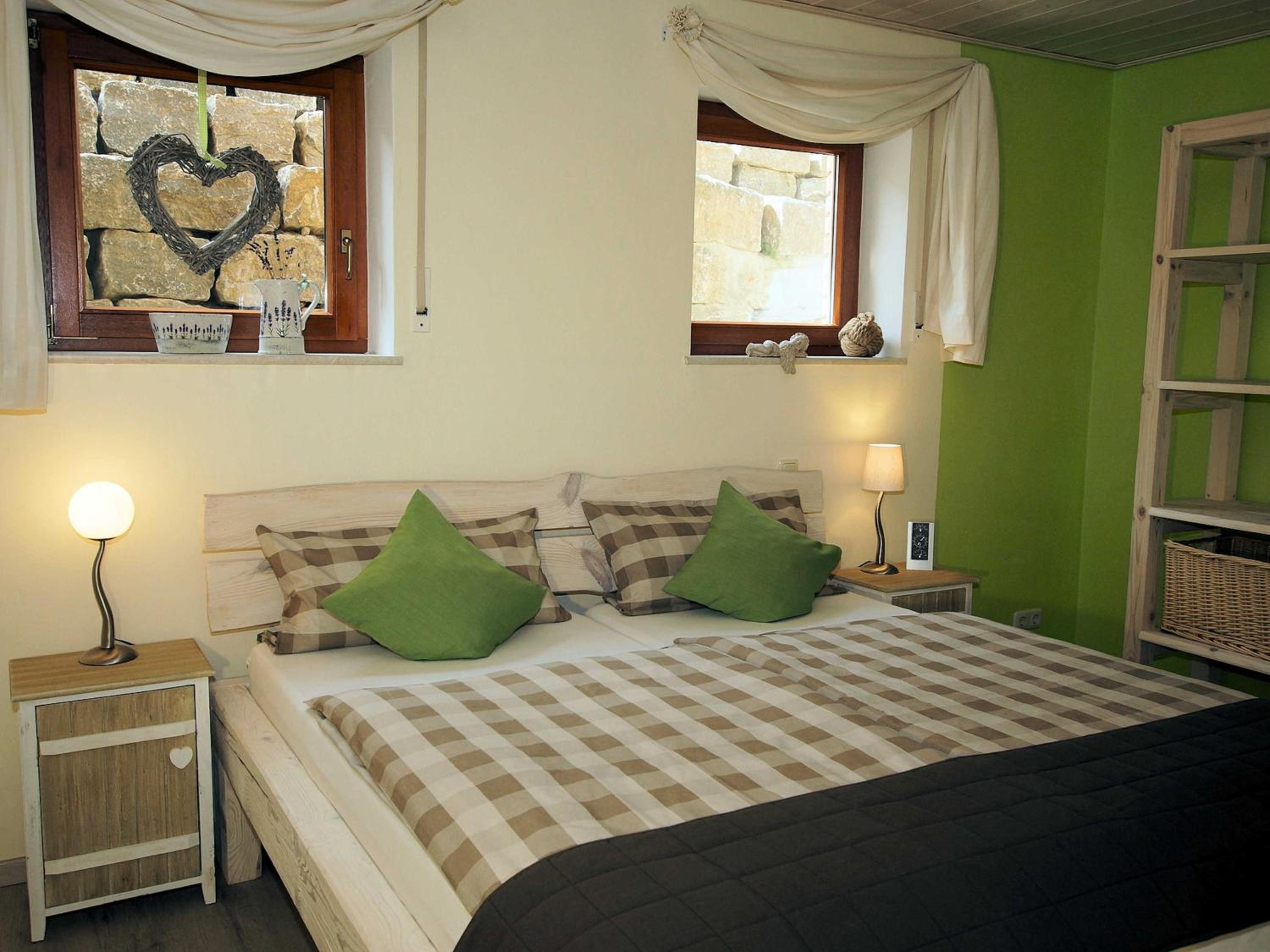 One-Bedroom Apartment with Shower photo 1