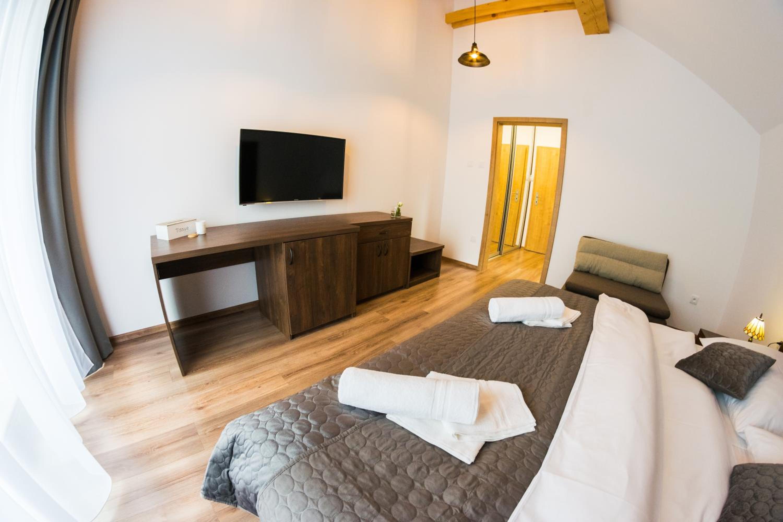 Deluxe Double Room with Balcony photo 2