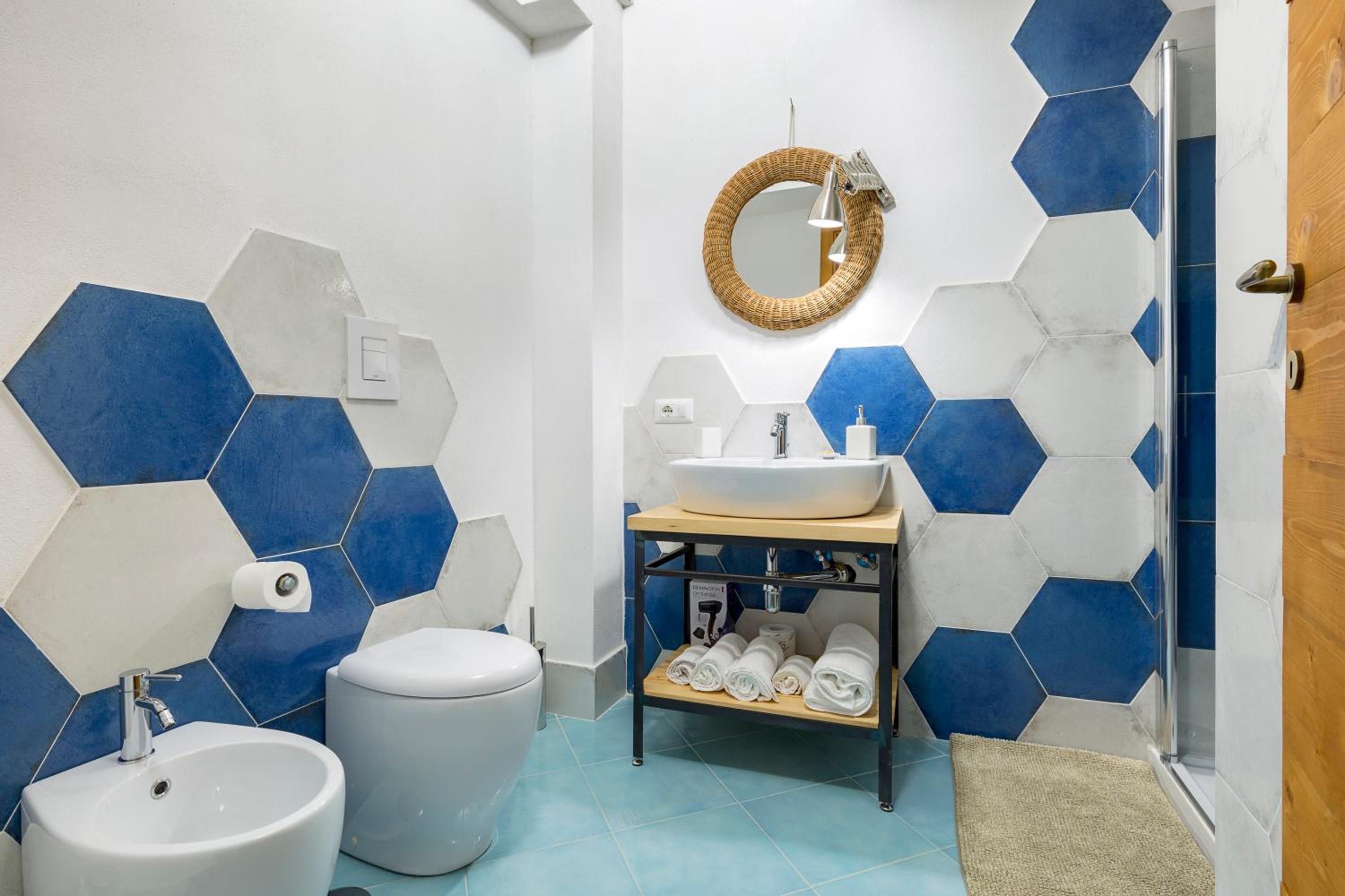 Family Room with Private Bathroom - Photo 8