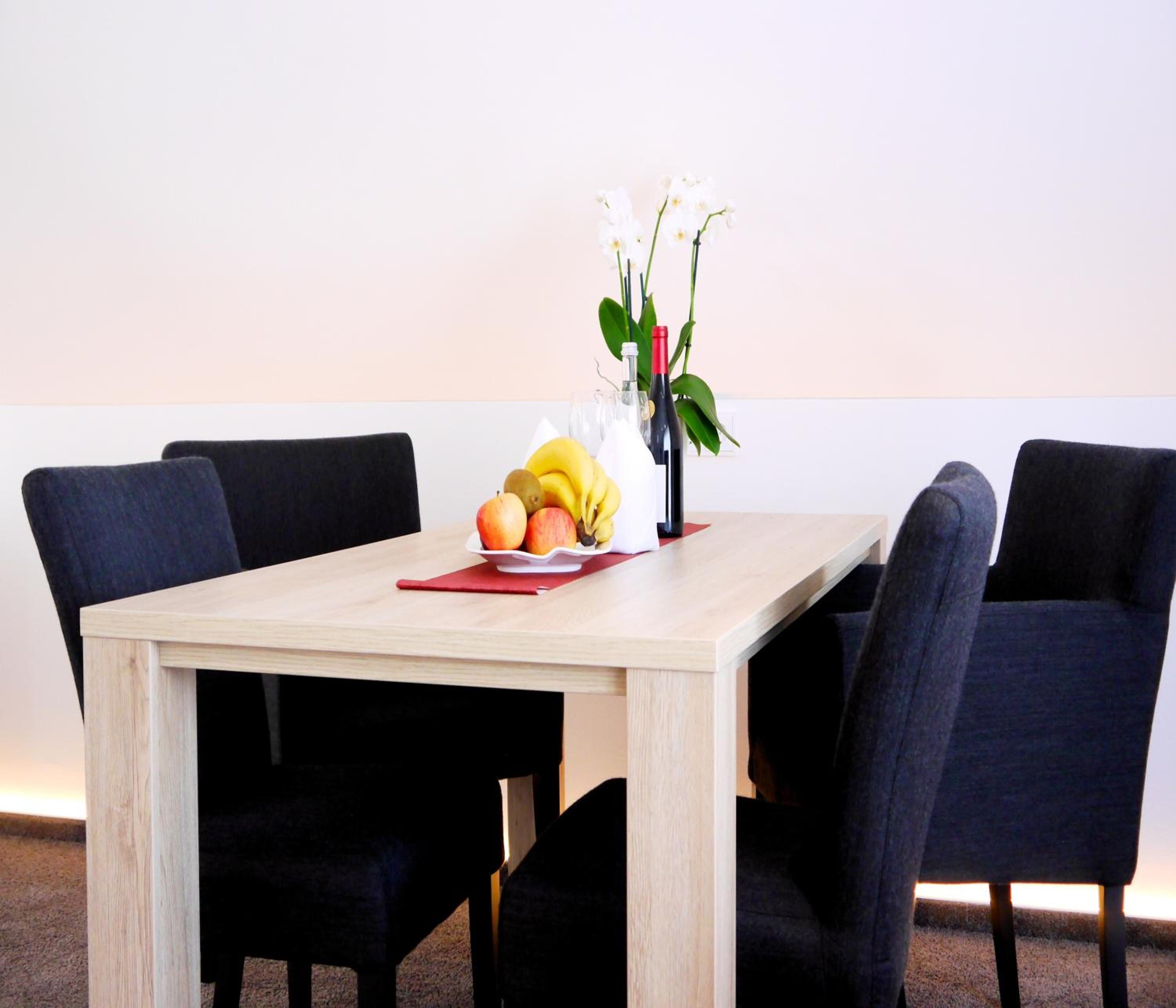 Suite - Photo 5