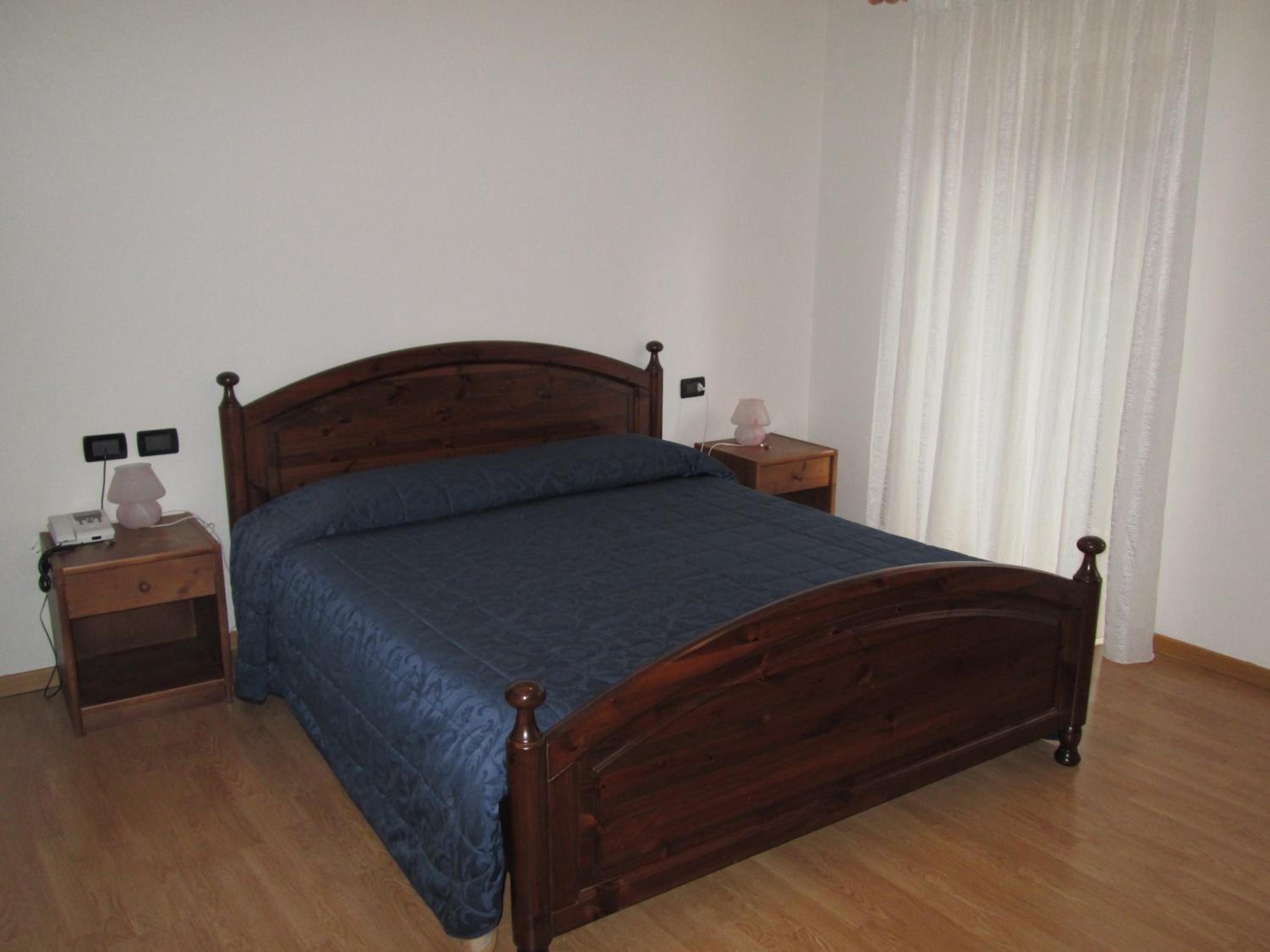 Double Room with Balcony - Photo 6
