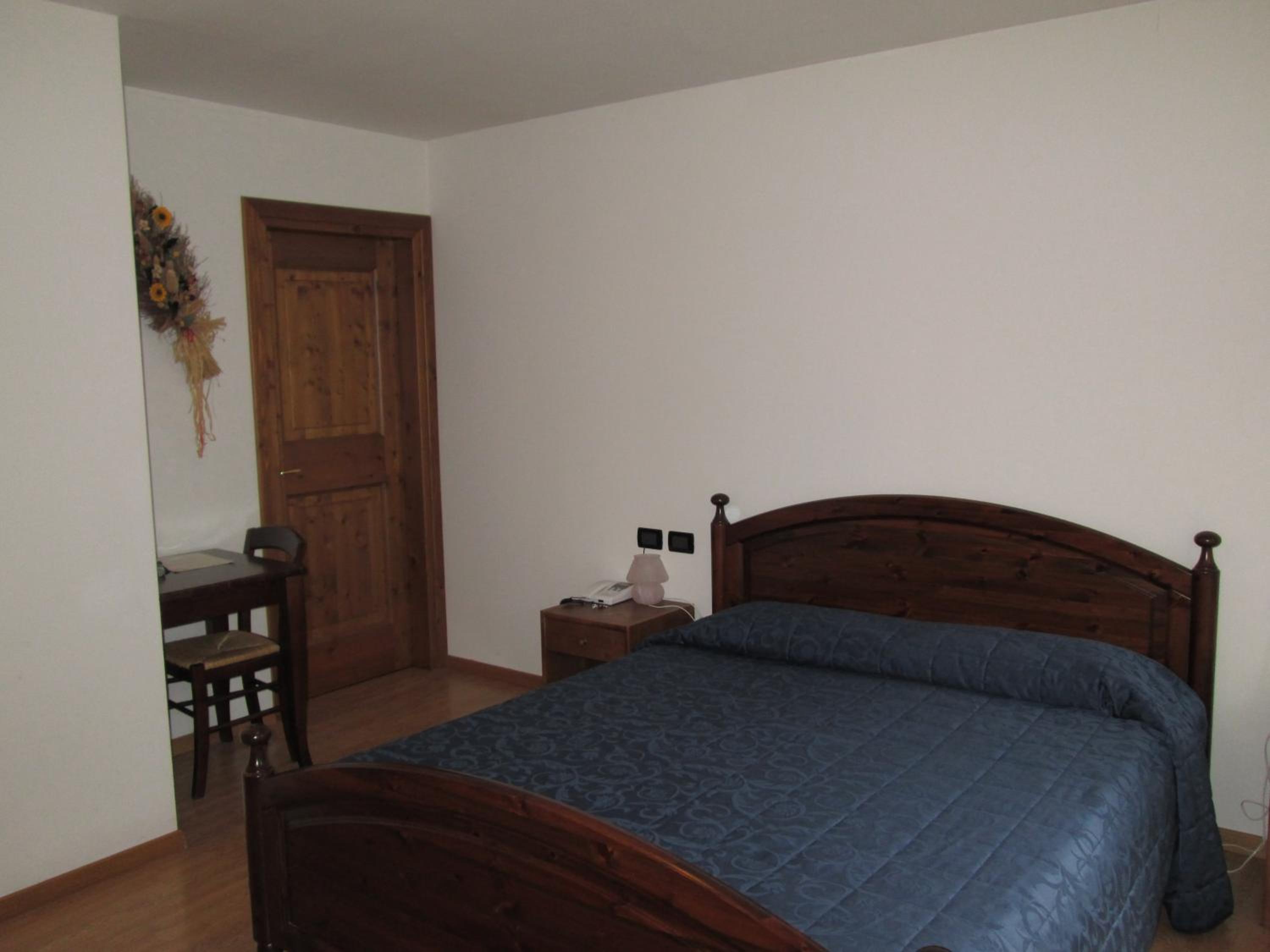 Double Room with Balcony - Photo 4