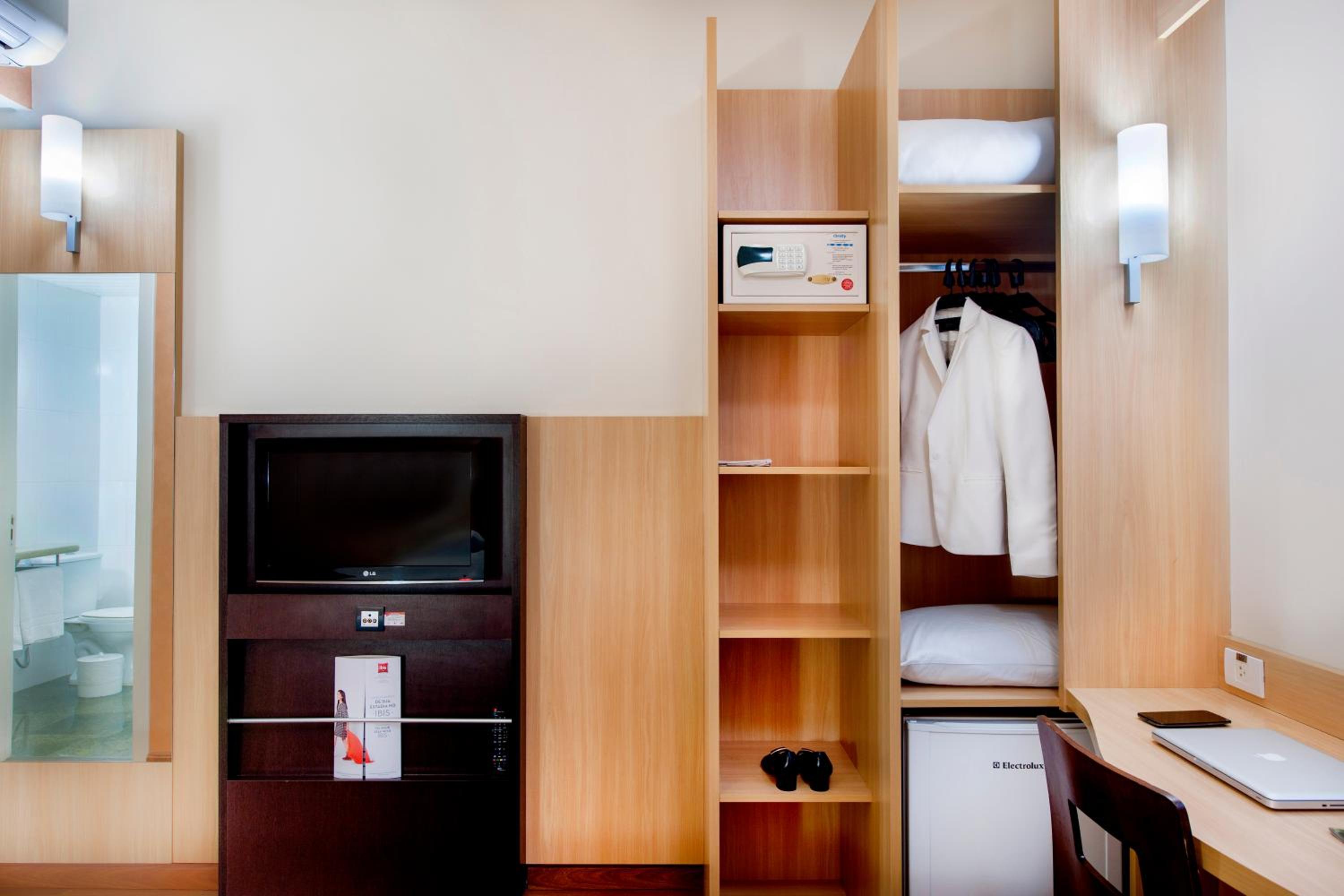 Standard Double Room with Double Bed - Photo 3