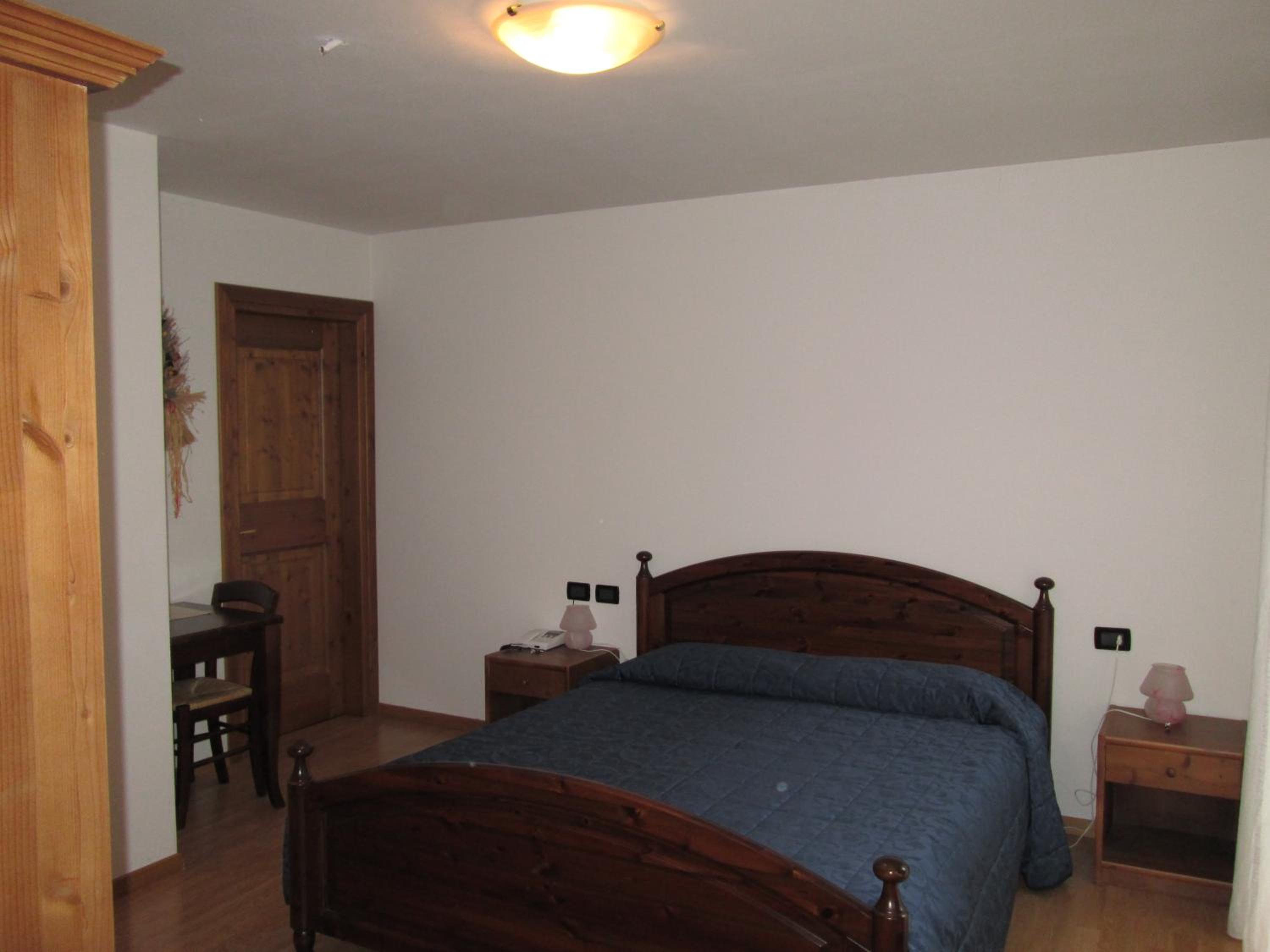 Double Room with Balcony - Photo 15