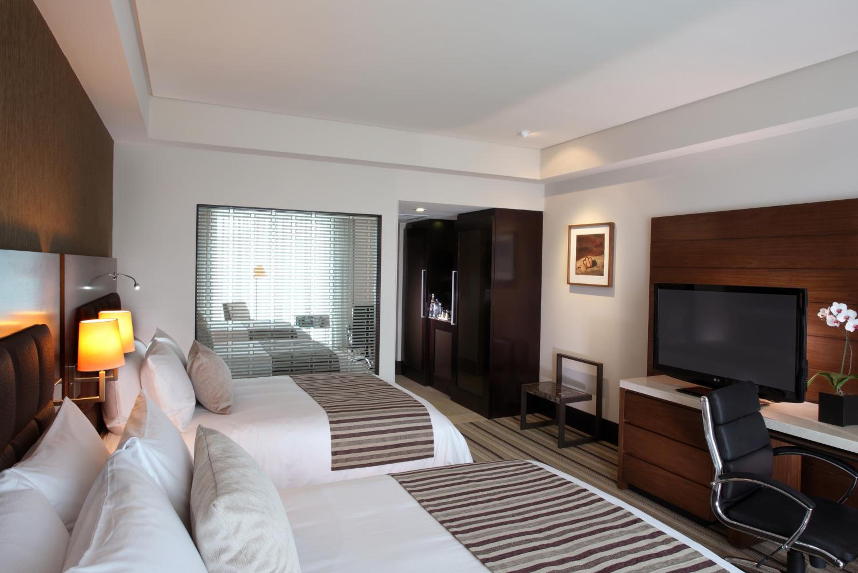 Deluxe Guest room, 2 Double, City view - Photo 6