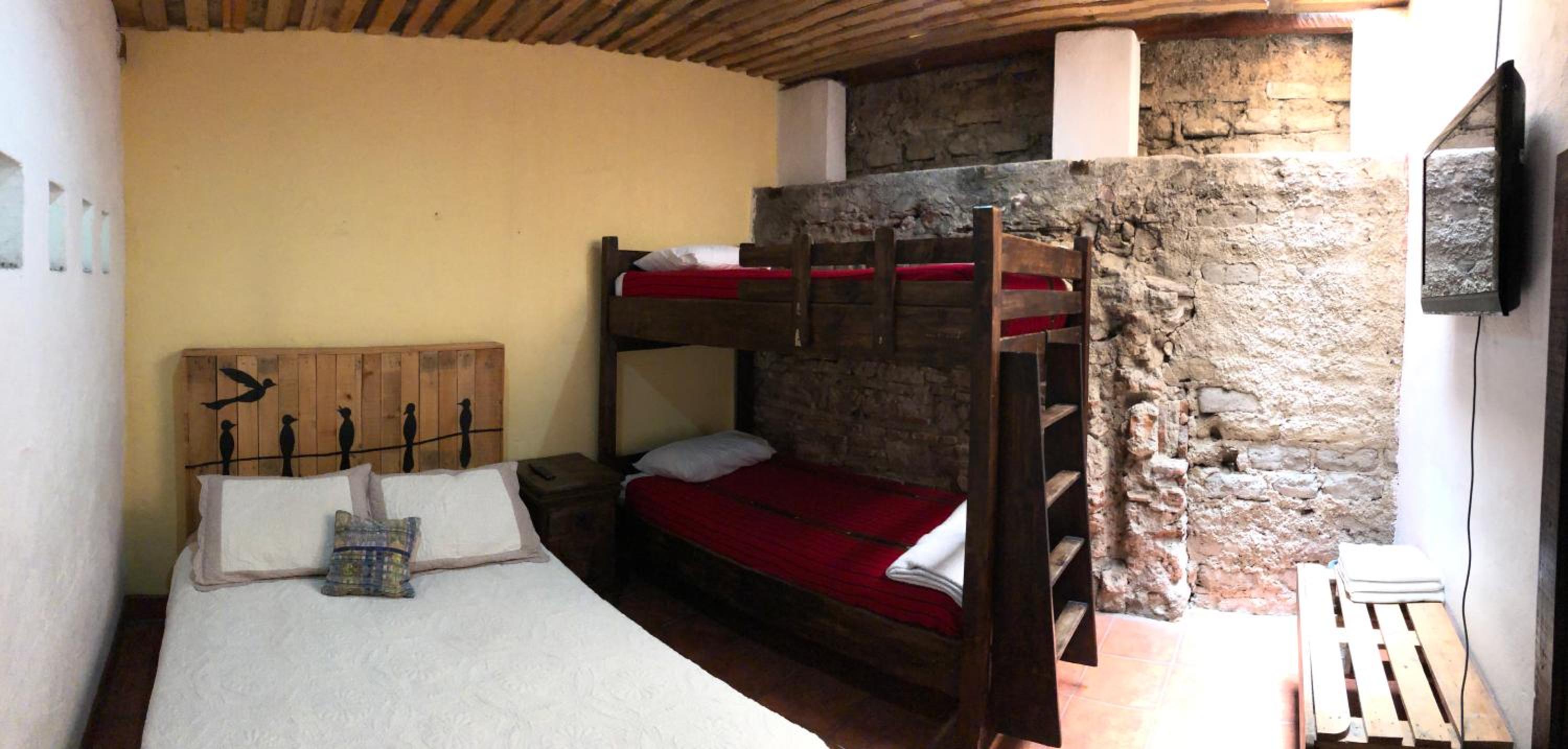 Double Room with Shared Bathroom photo 3