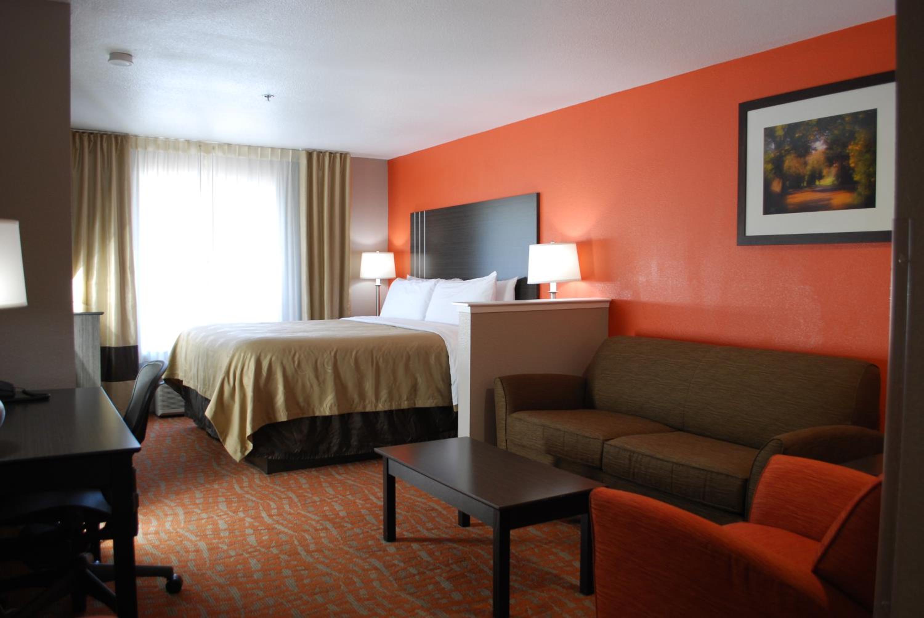 King Suite - Photo 3