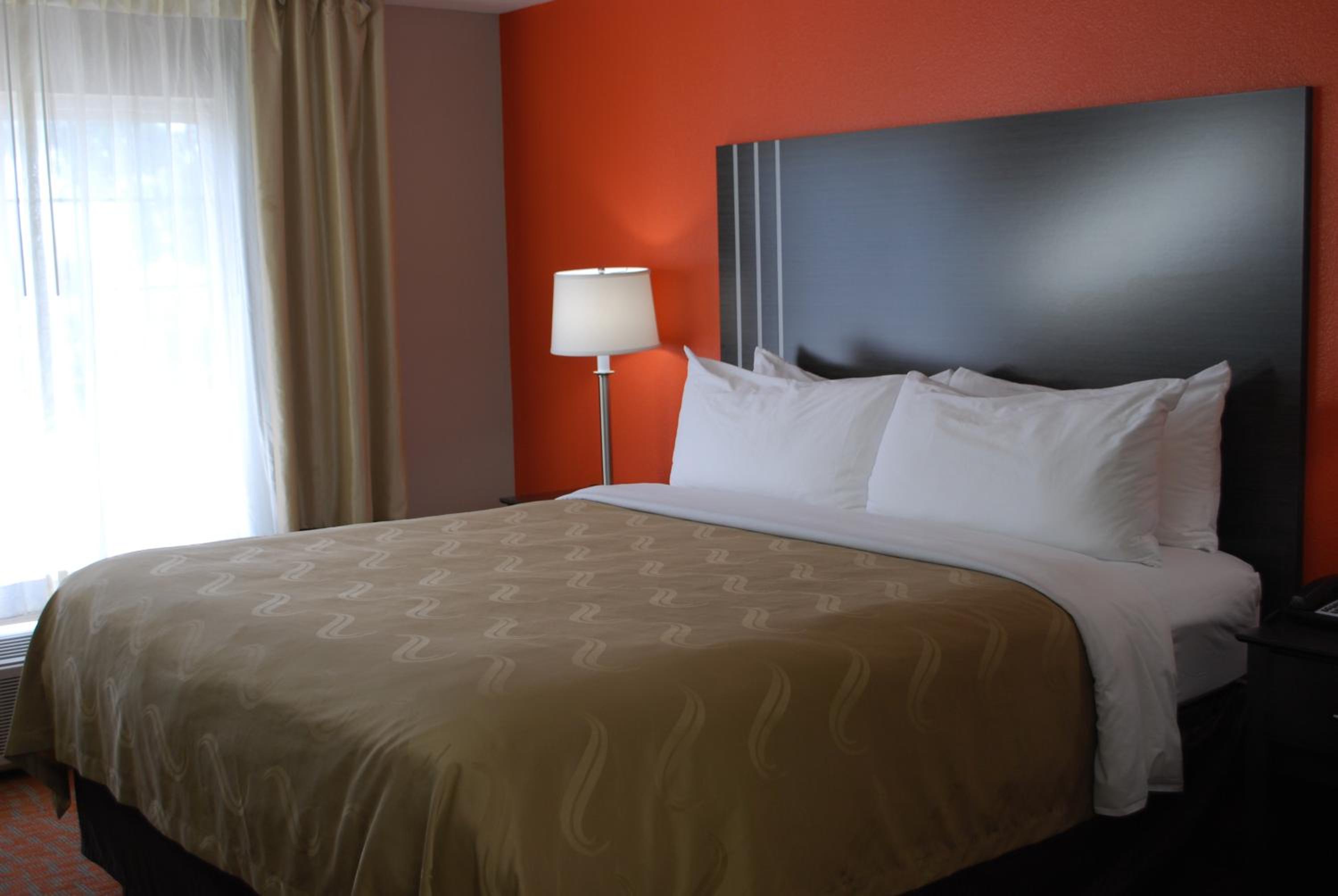 King Room - Non-Smoking - Photo 2