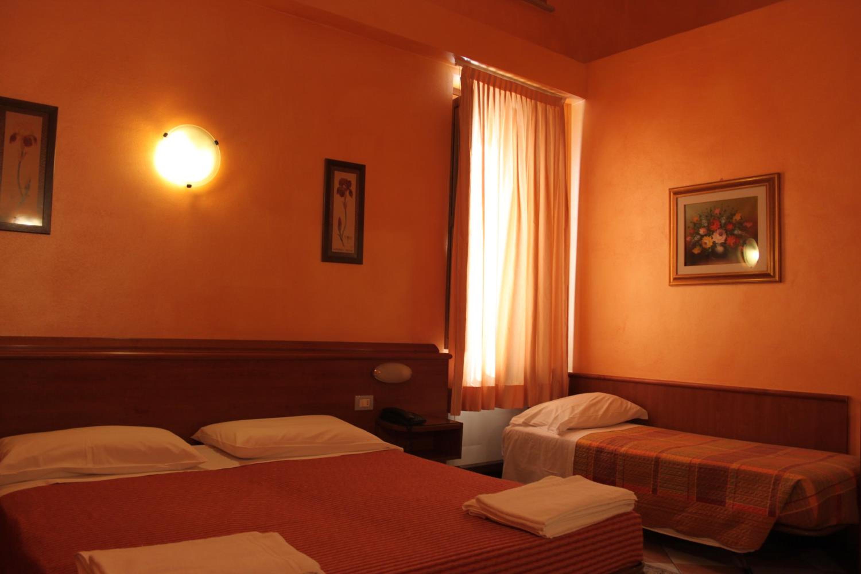 Triple Room photo 2