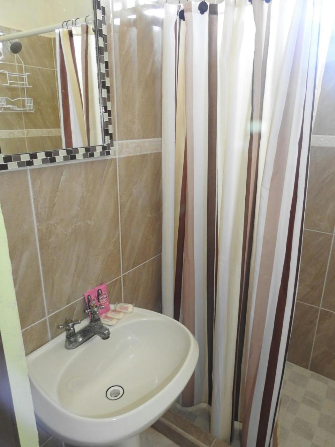 Triple Room with Balcony - Photo 34