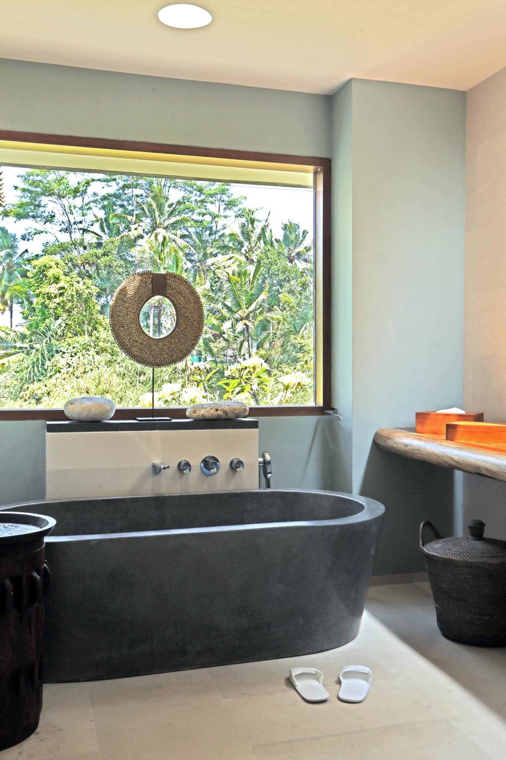 Suite Triple Room With Garden View thumbnail 5