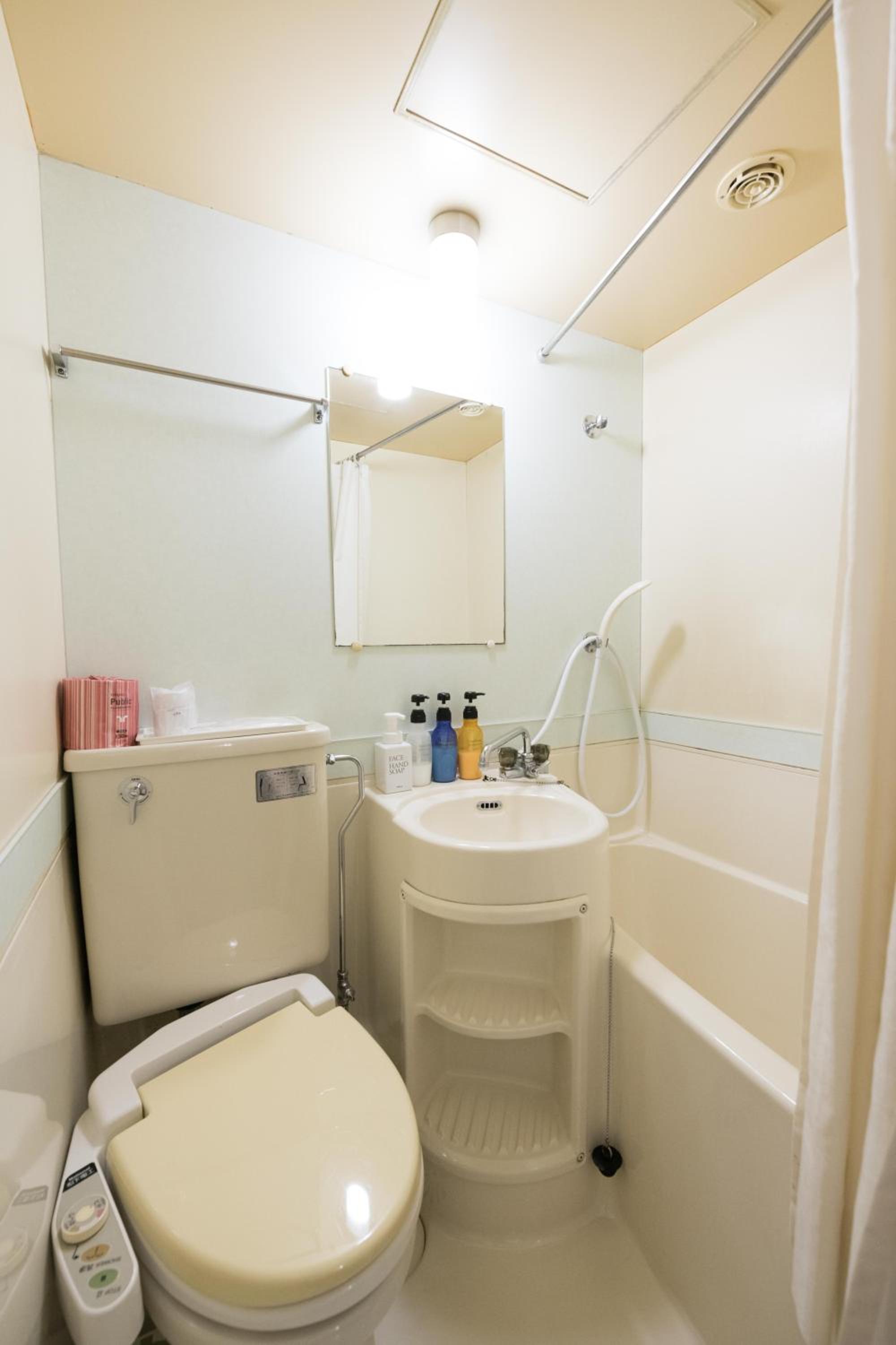 Double Room With Small Double Bed - Smoking - Building 1 photo 2