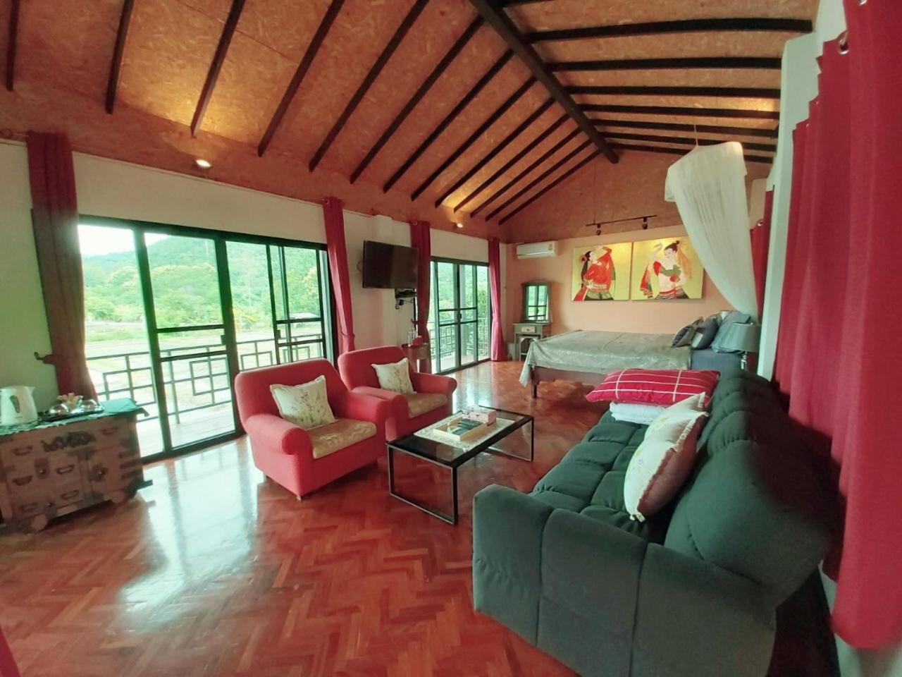 King Room with Mountain View