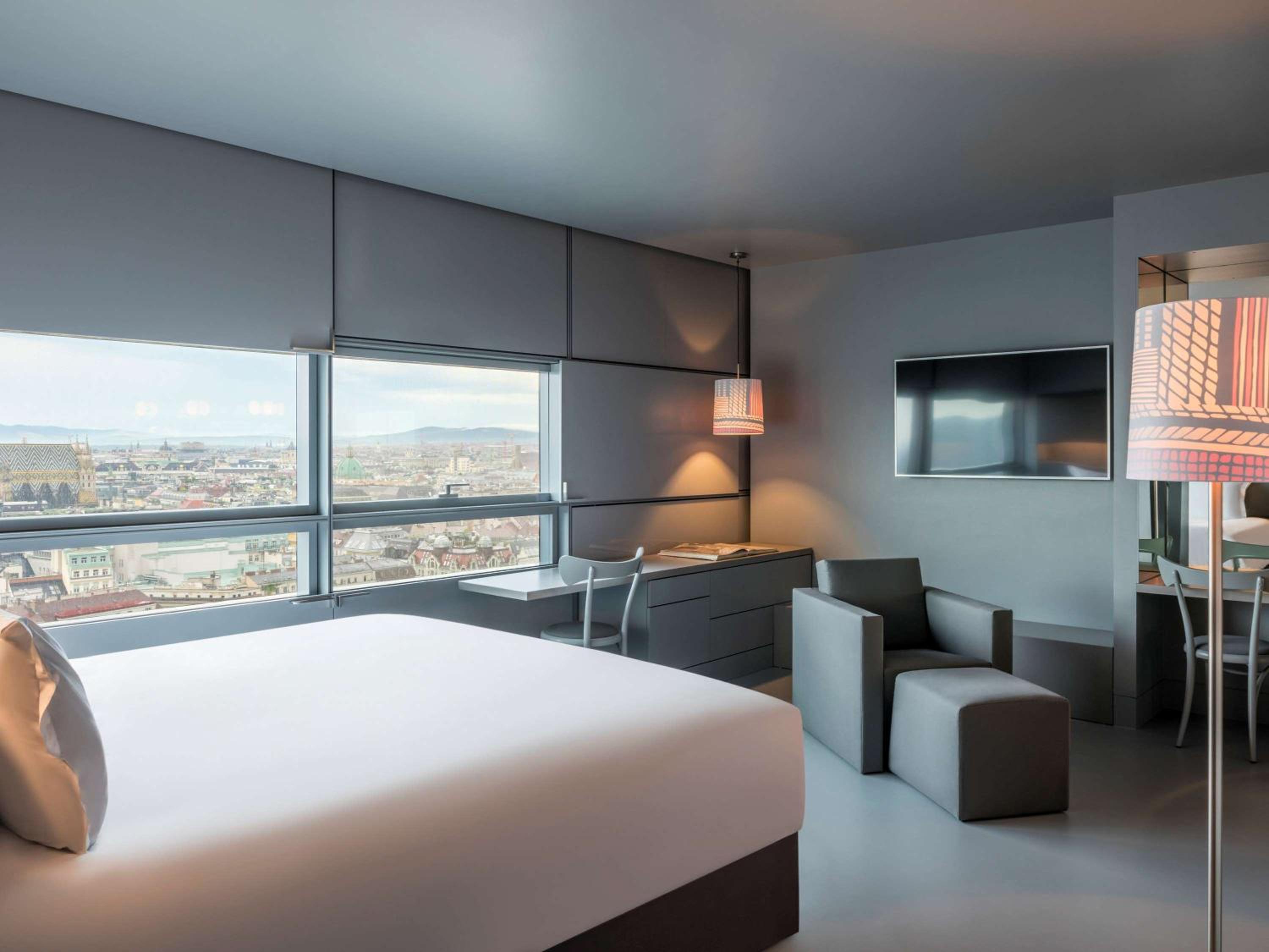 Executive Suite – Cathedral View, king bed - Photo 3