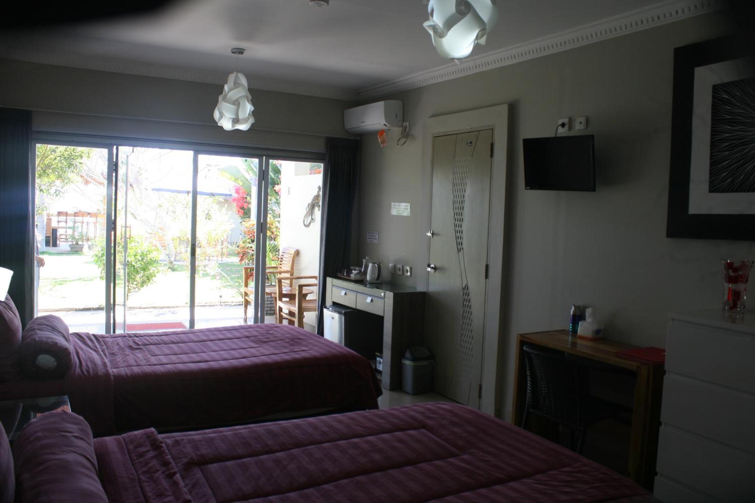 Deluxe Twin Room with Sea View - Photo 1