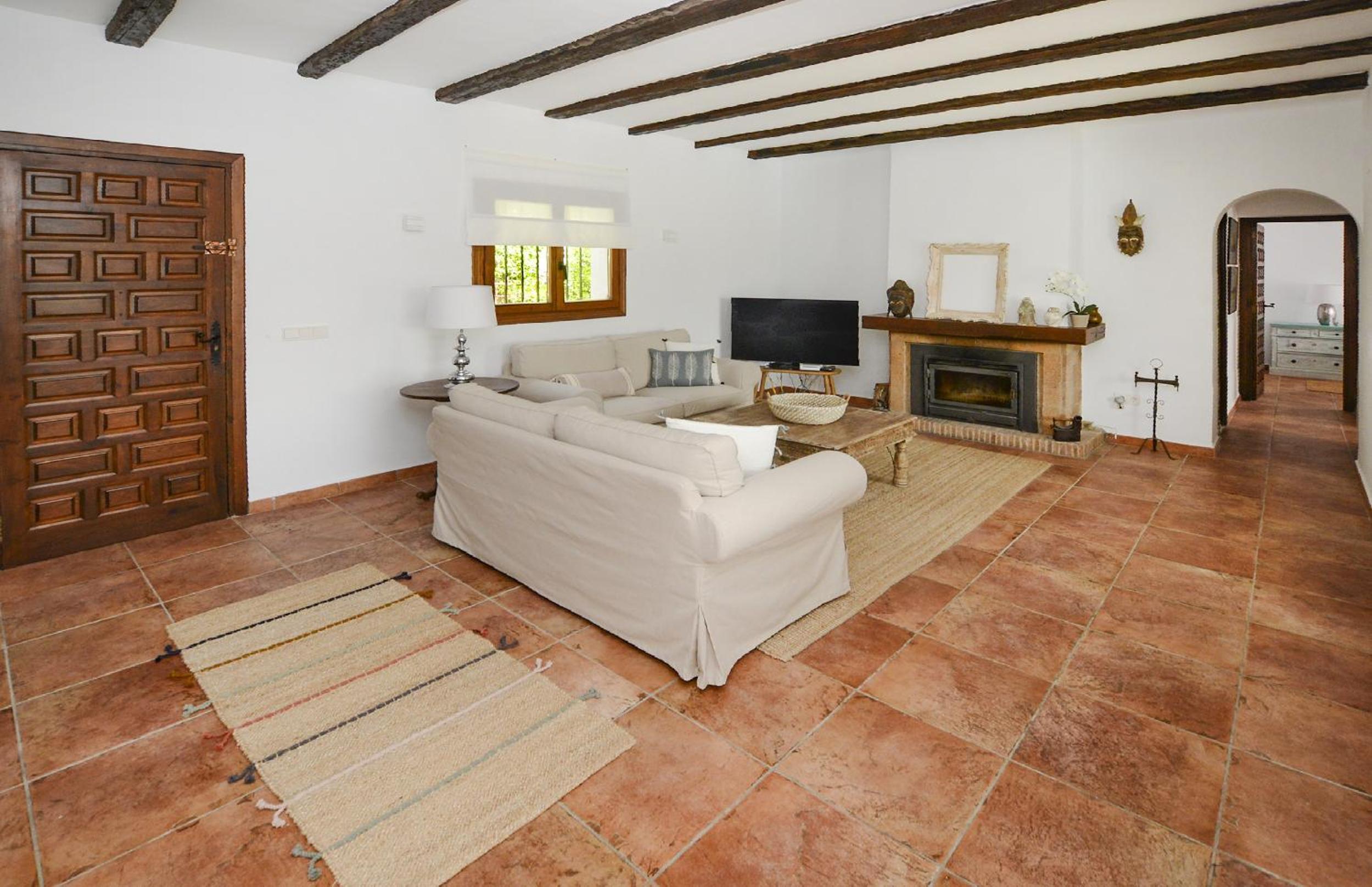 Villa photo 3