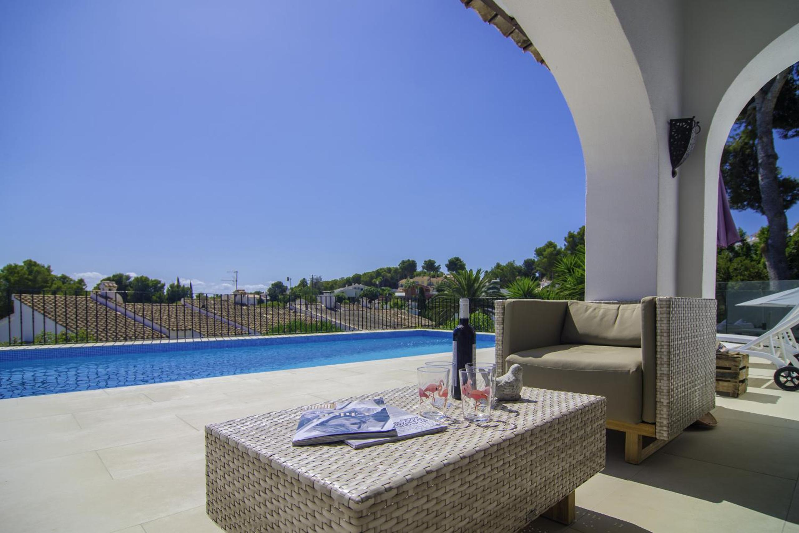Villa photo 2