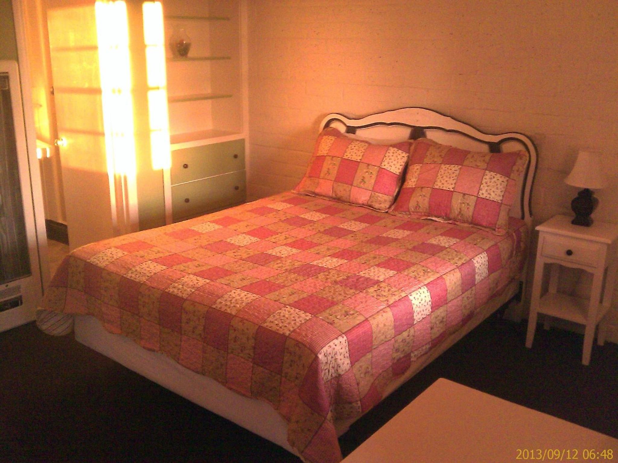 Queen Room photo 1