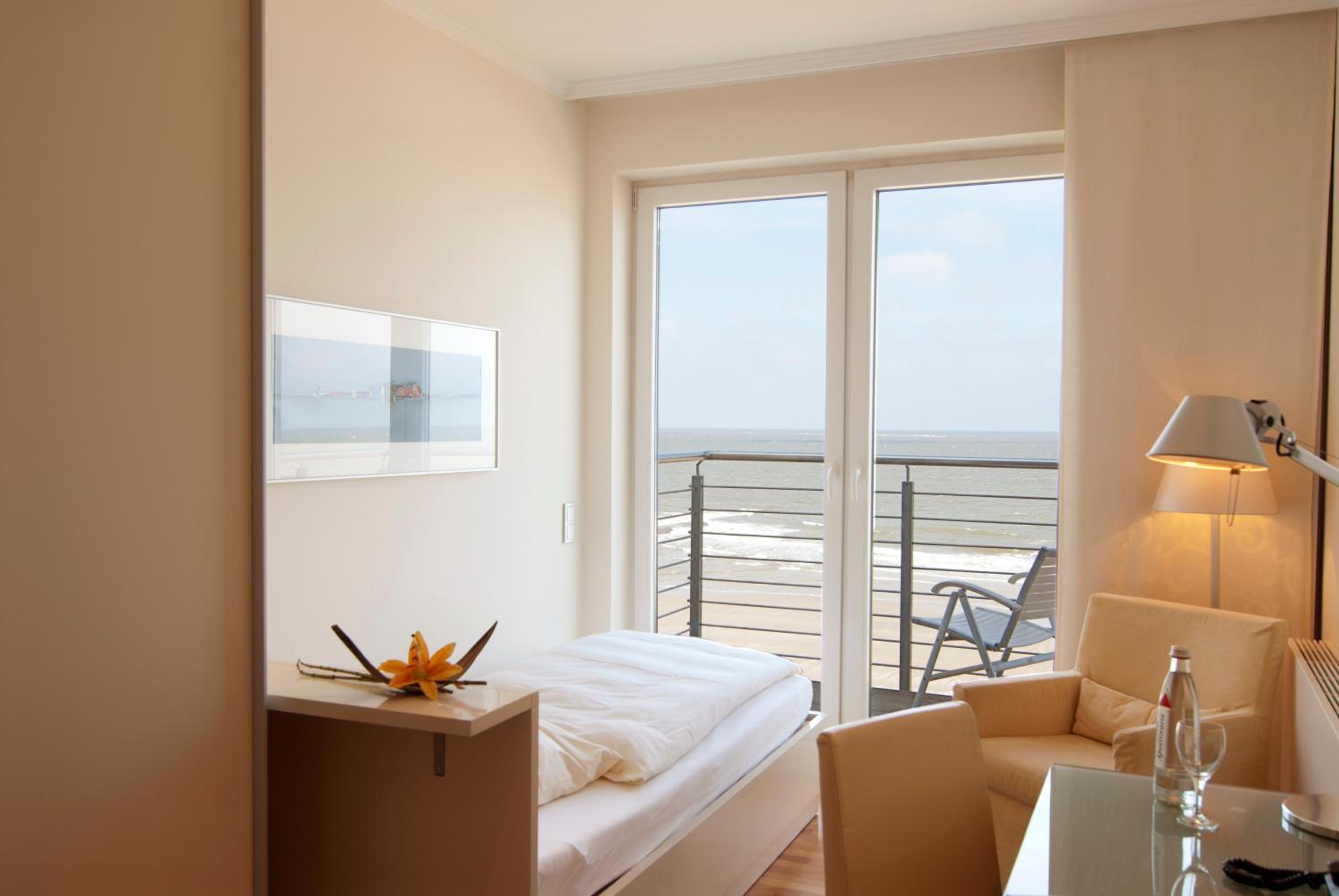 Deluxe Single Room with Sea View photo 3