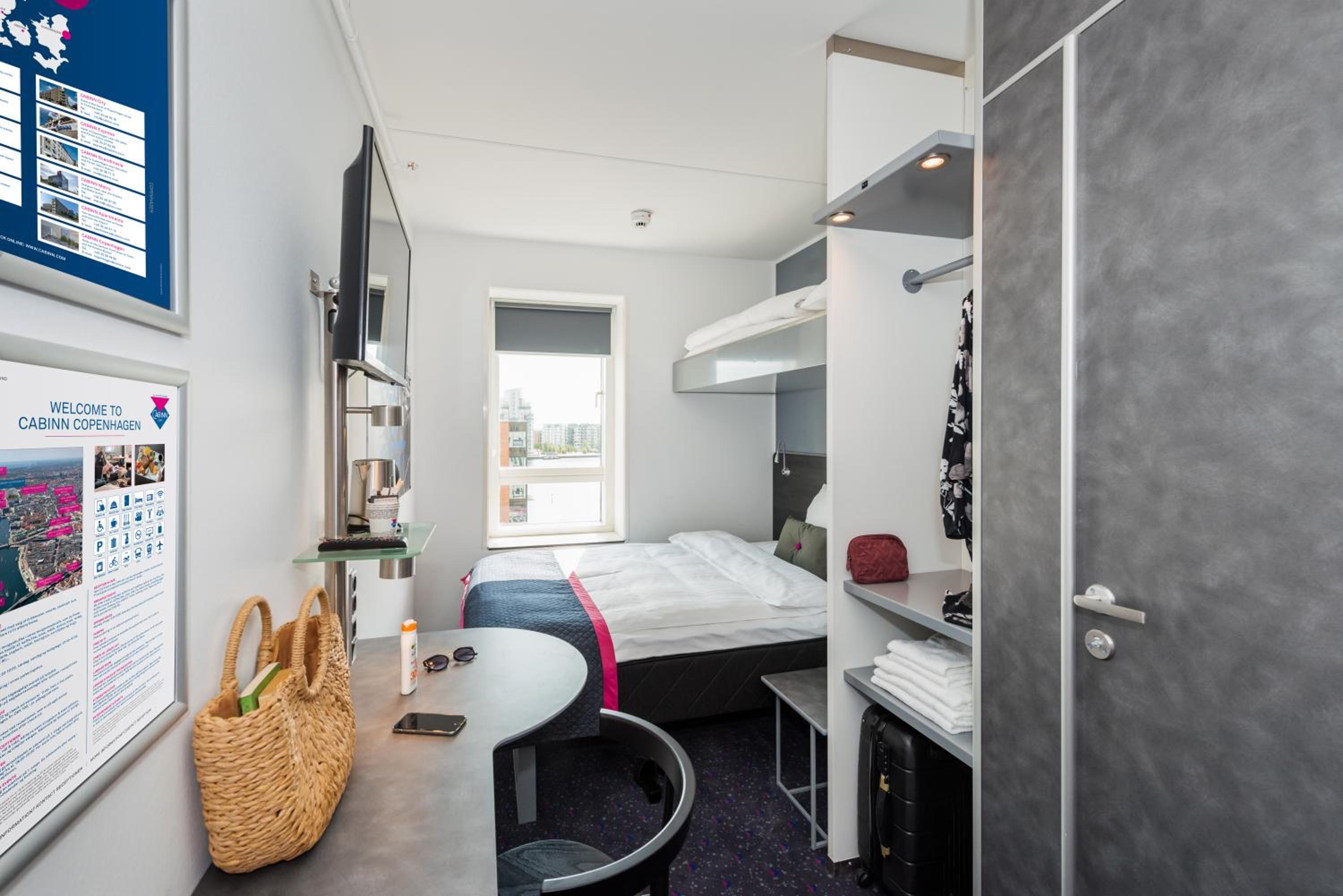 Standard Queen Room With Extra Bed