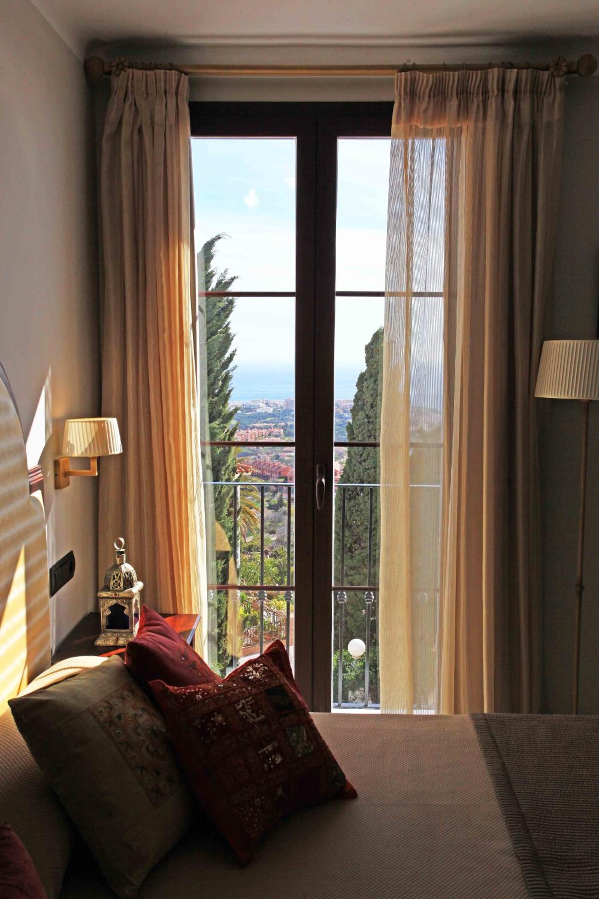 Double or Twin Room with Sea View - Photo 2