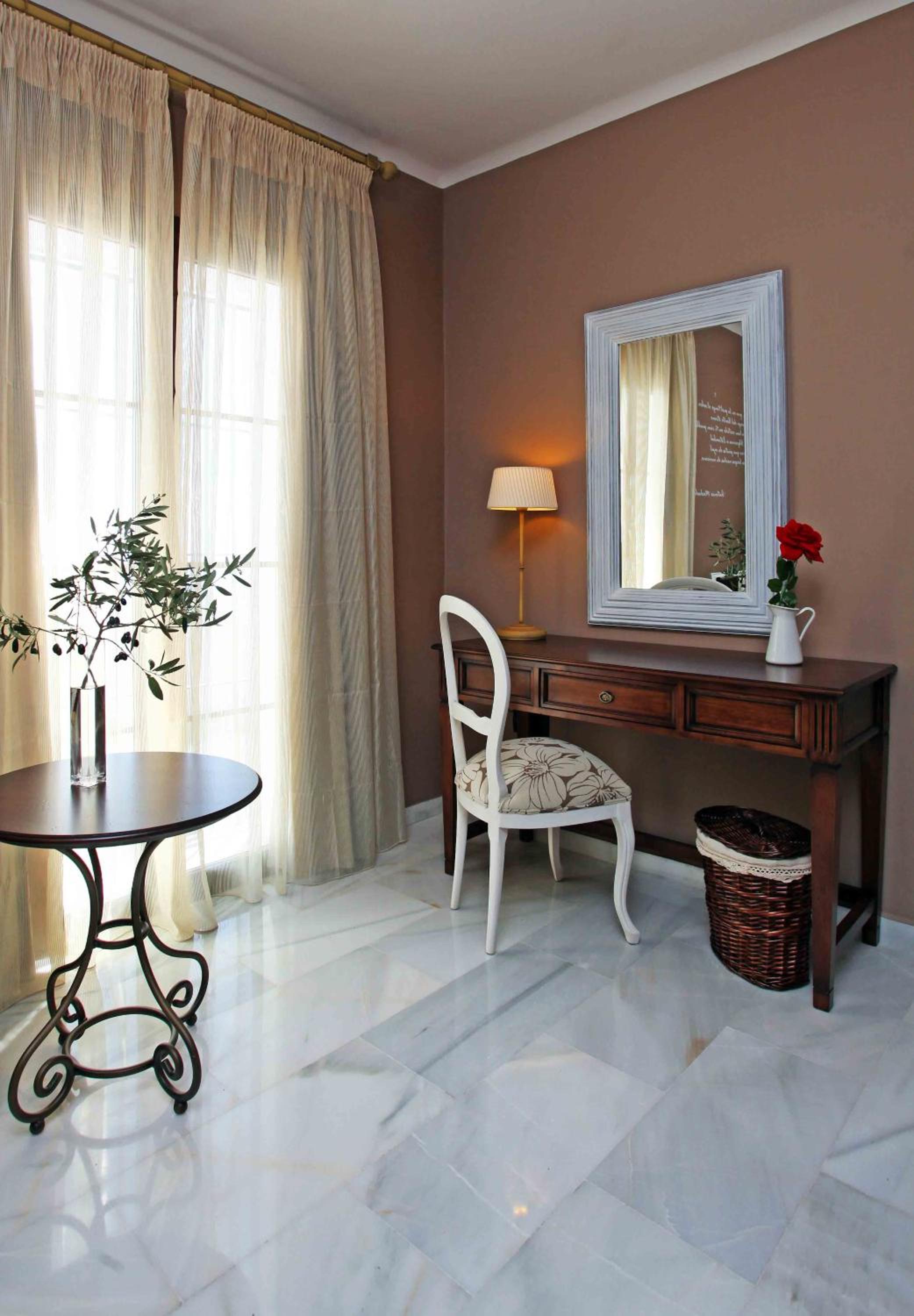 Double or Twin Room with Sea View - Photo 6