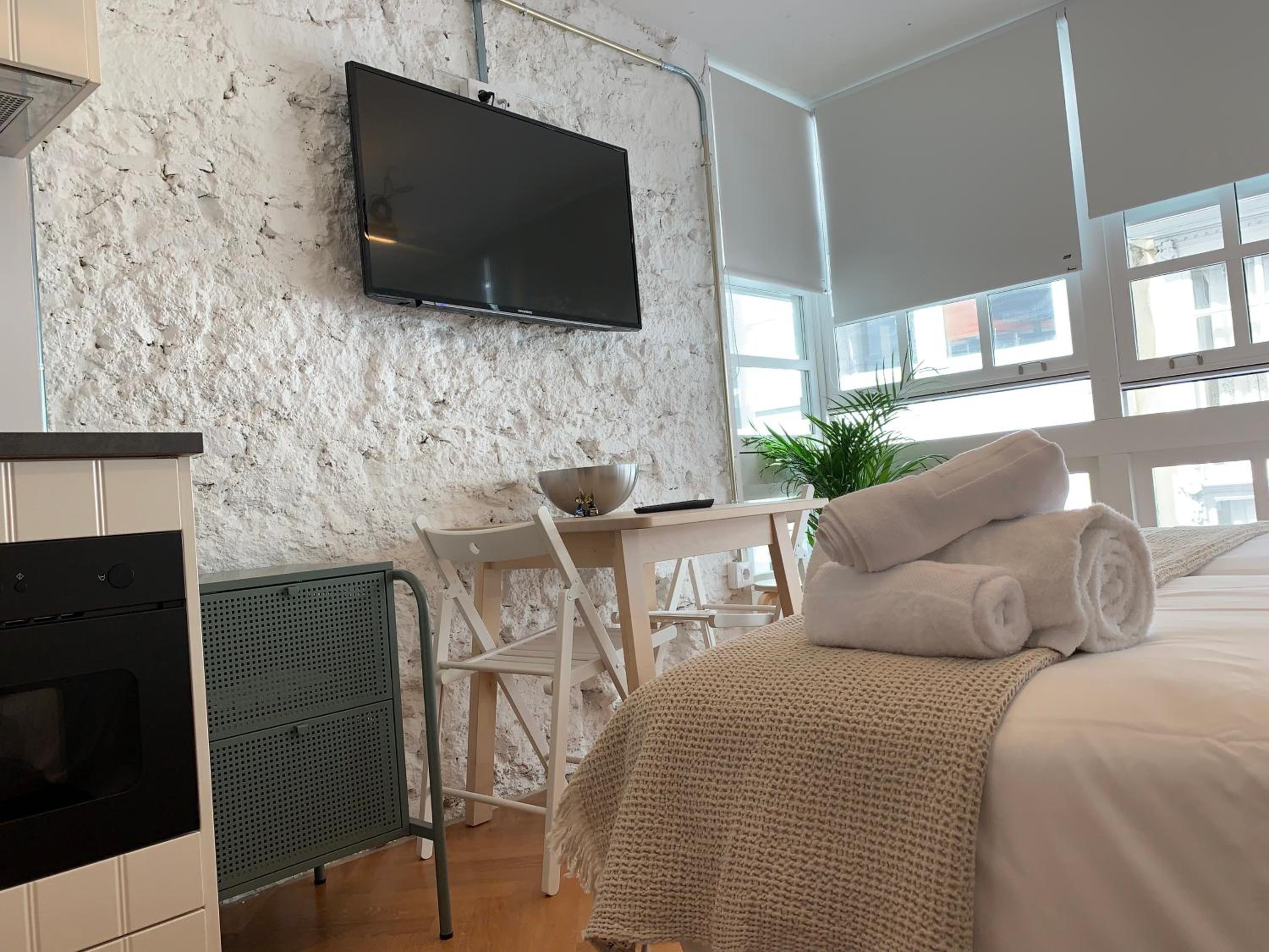One-Bedroom Apartment - Photo 16