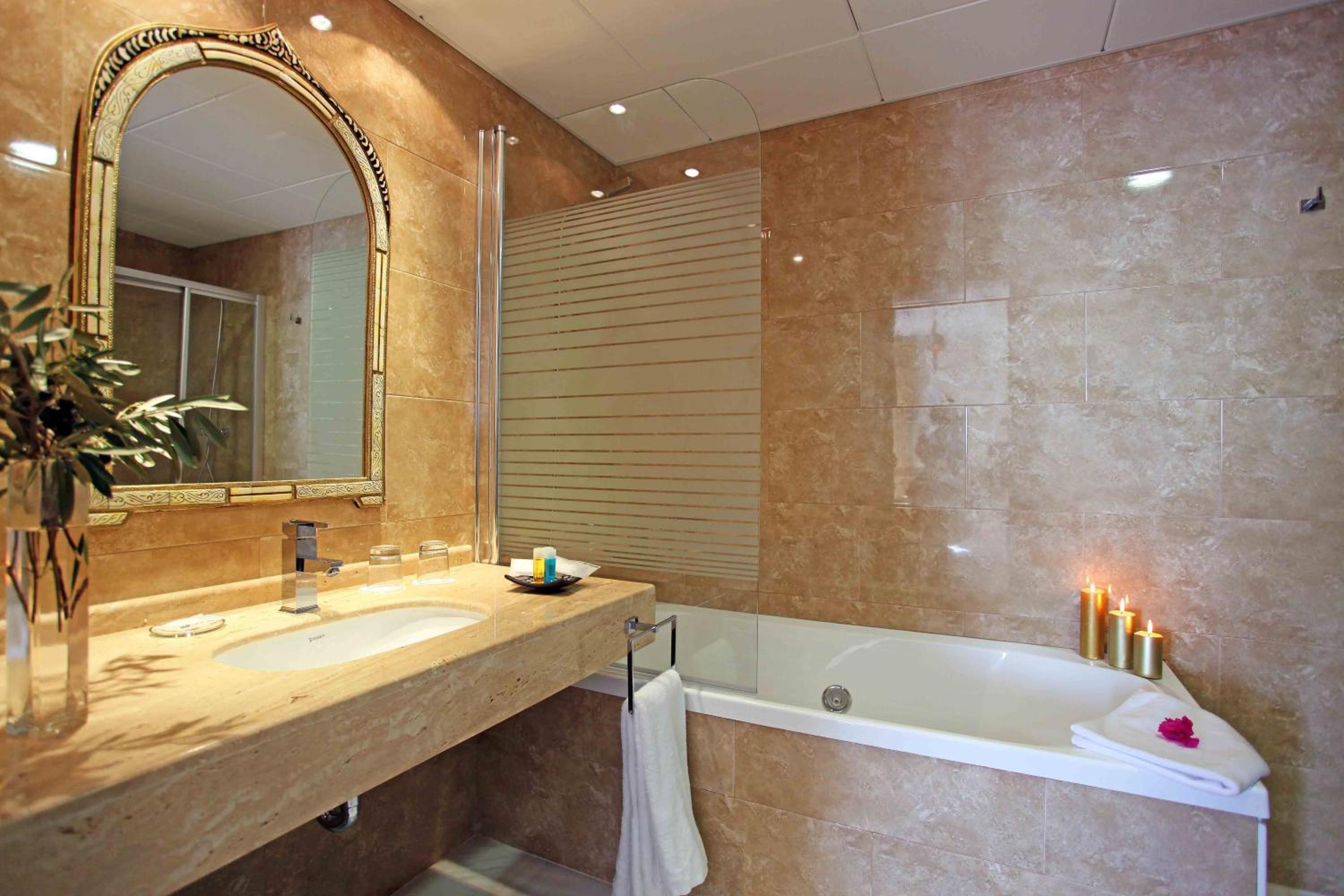 Habitación Doble o con Dos Camas con Terraza Privada y Vista al Mar
