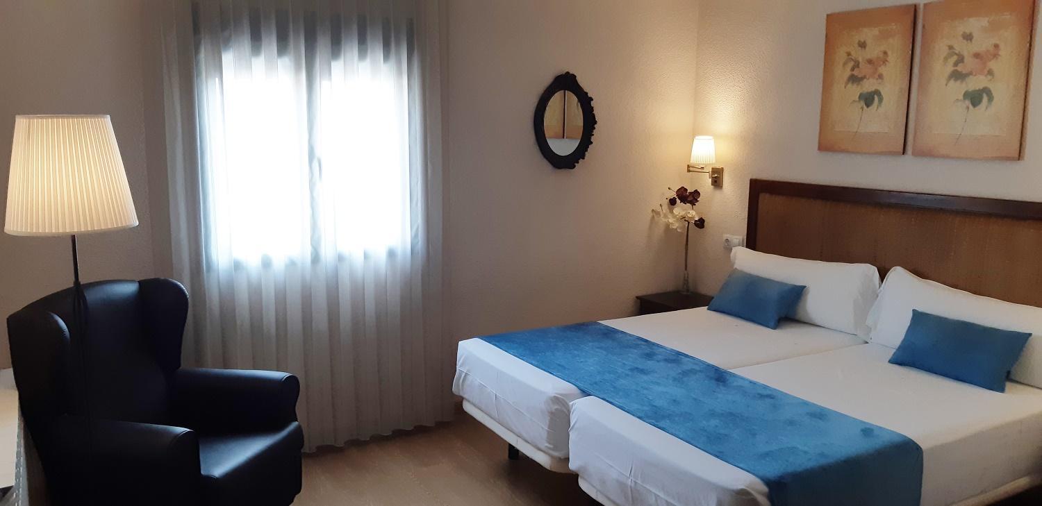 Standard Twin Room photo 2