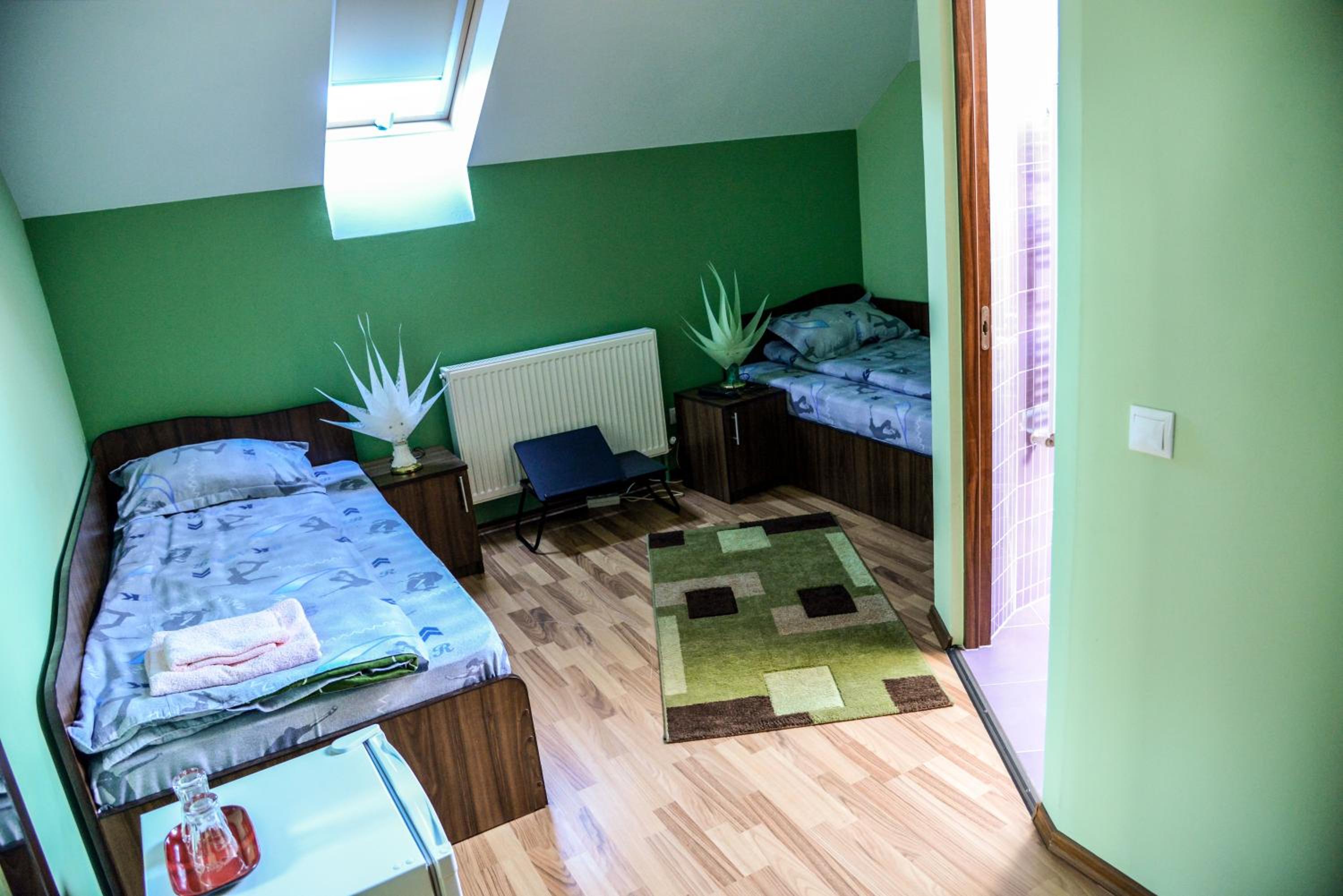 Twin Room - Attic photo 1