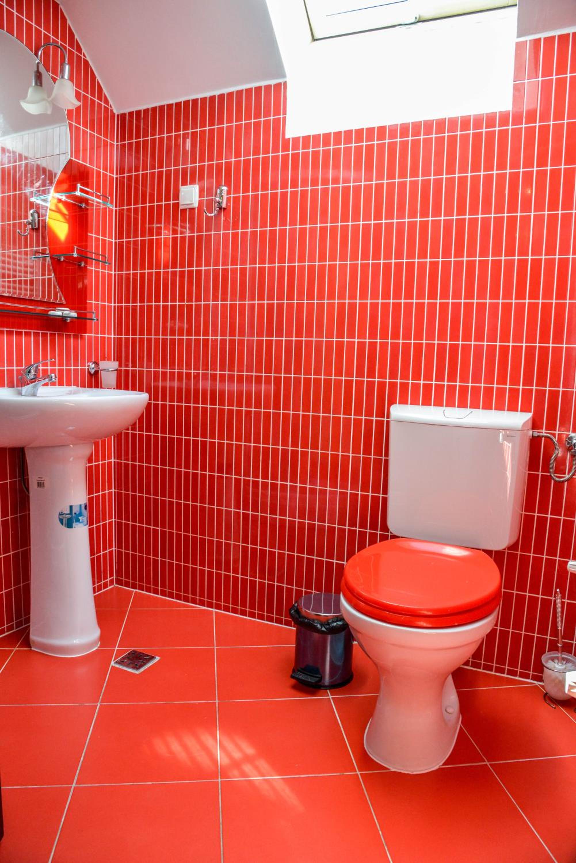 Double Room - Photo 11