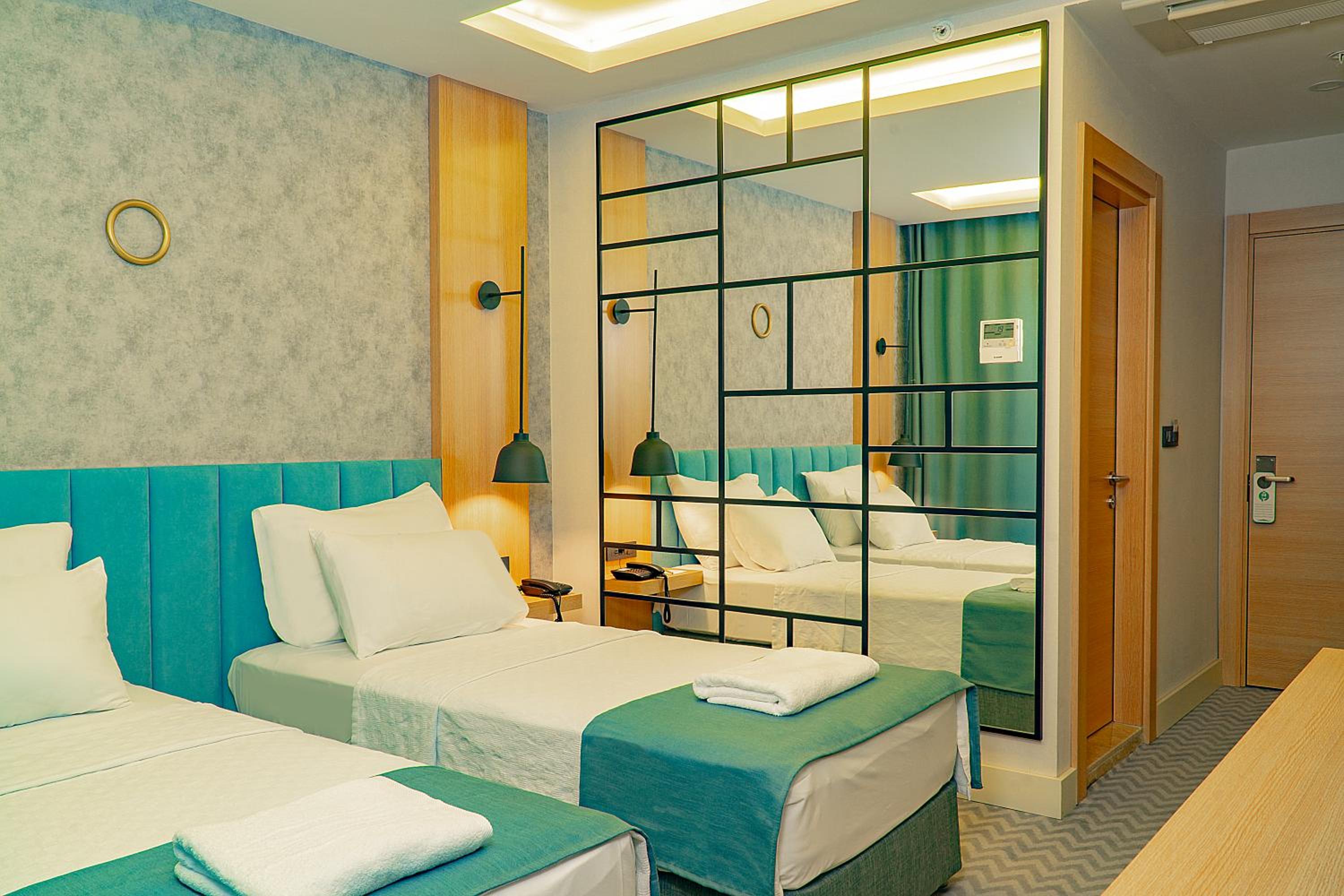 Standard Twin Room - Photo 2
