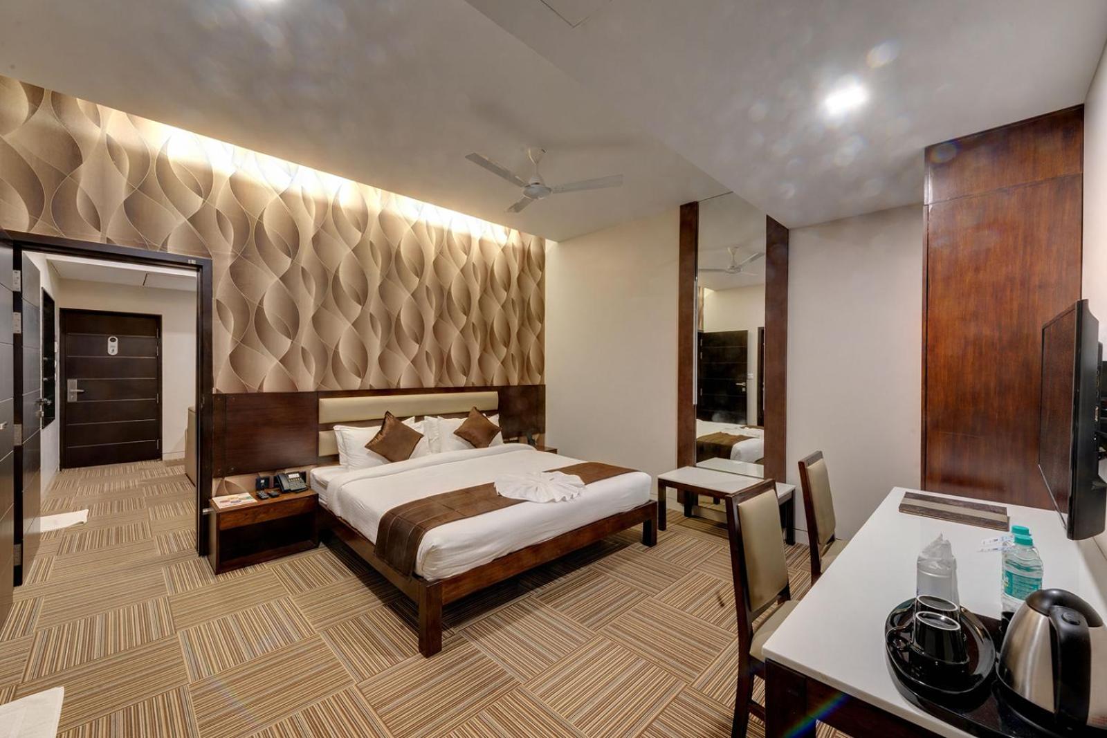 Deluxe Double or Twin Room photo 1