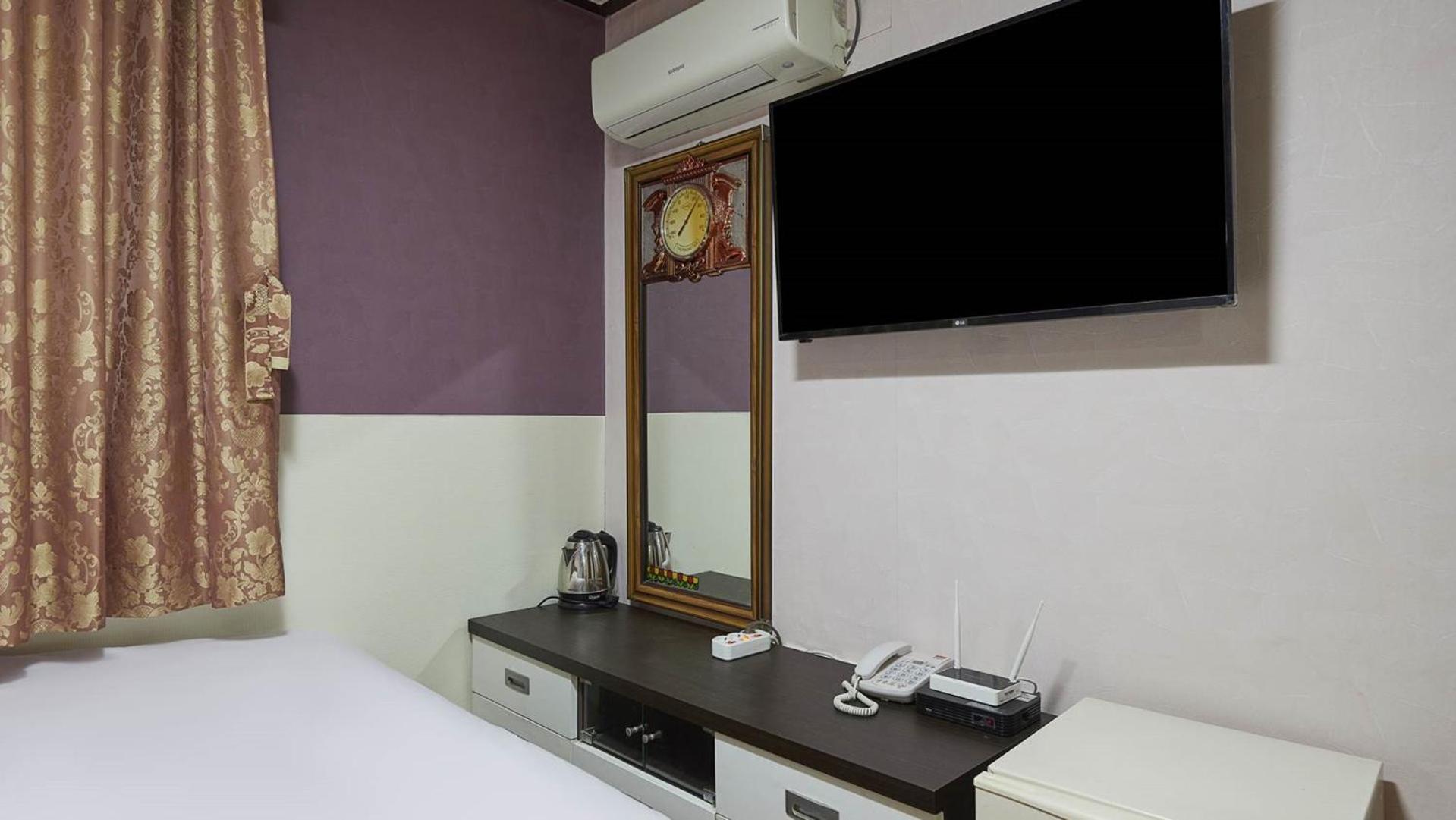 Double Room - Photo 1