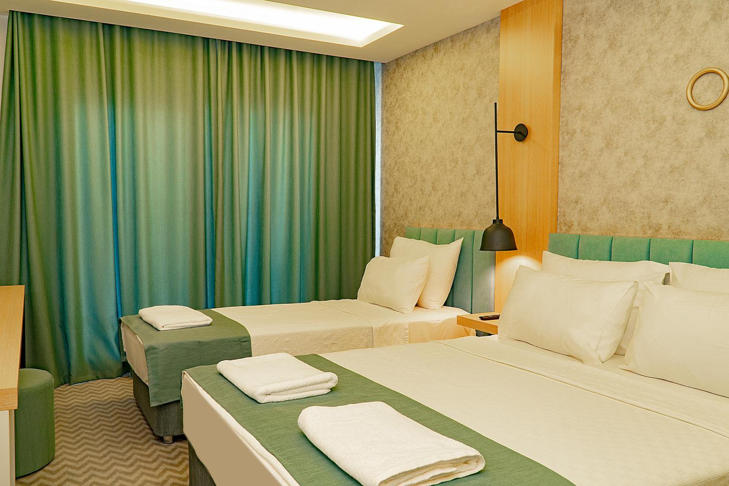 Standard Twin Room - Photo 4
