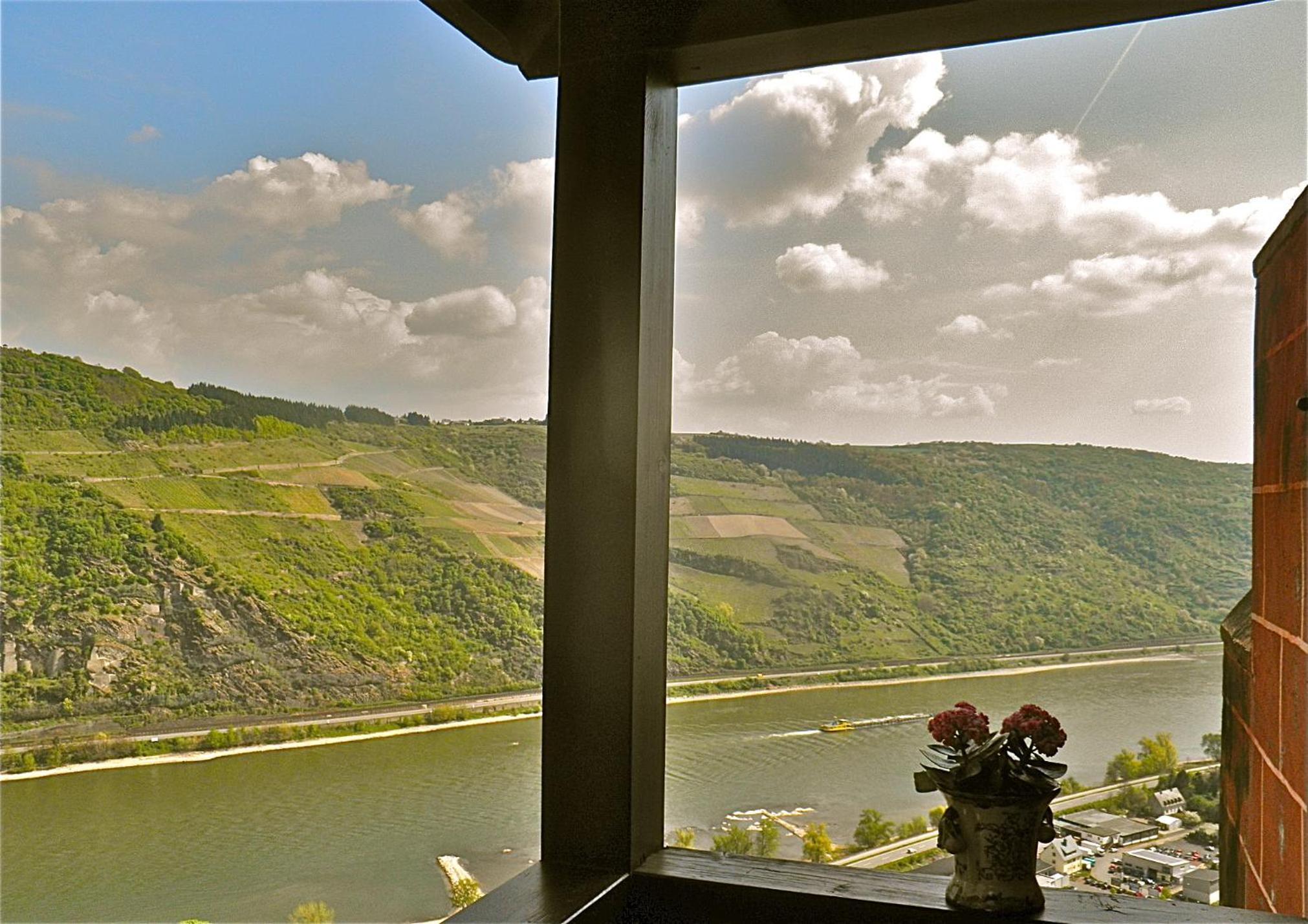 Double Room with Balcony - Photo 4