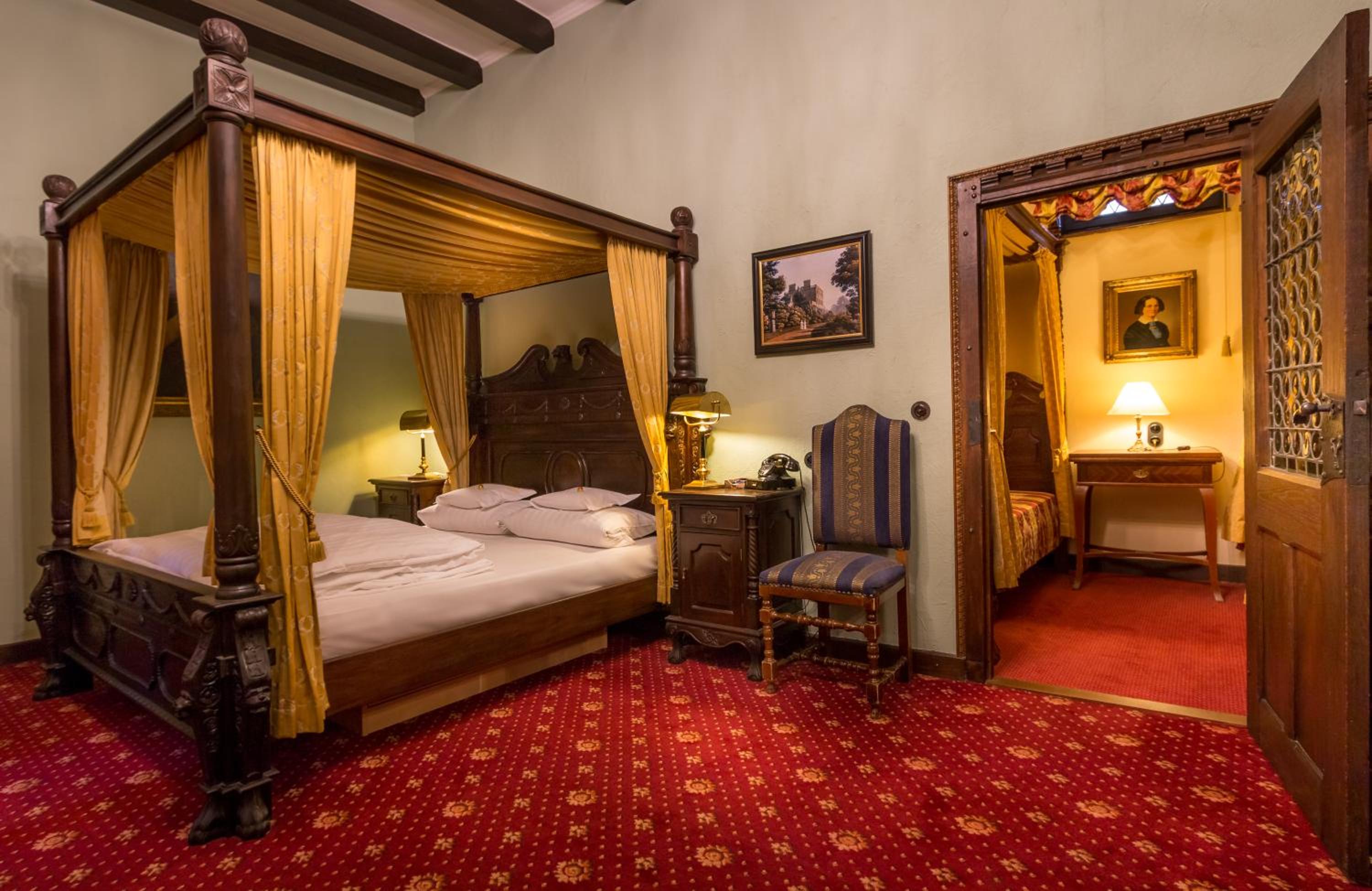 Queen Suite - Photo 2