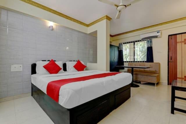 Deluxe Double Room with Balcony photo 1