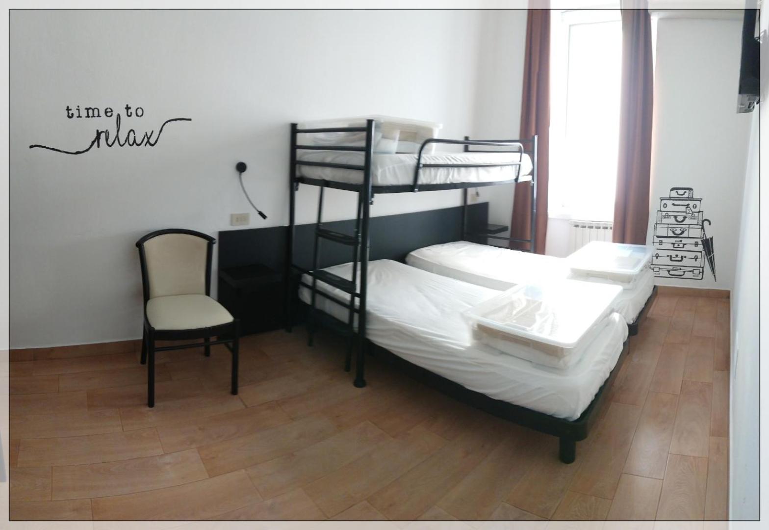 Triple Room with Private Bathroom - Photo 1