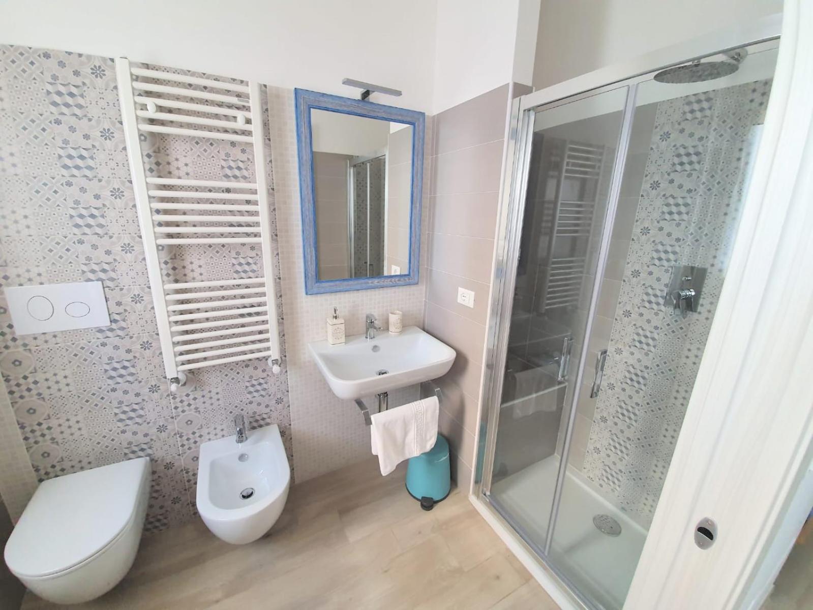 Double or Twin Room with Private Bathroom photo 2