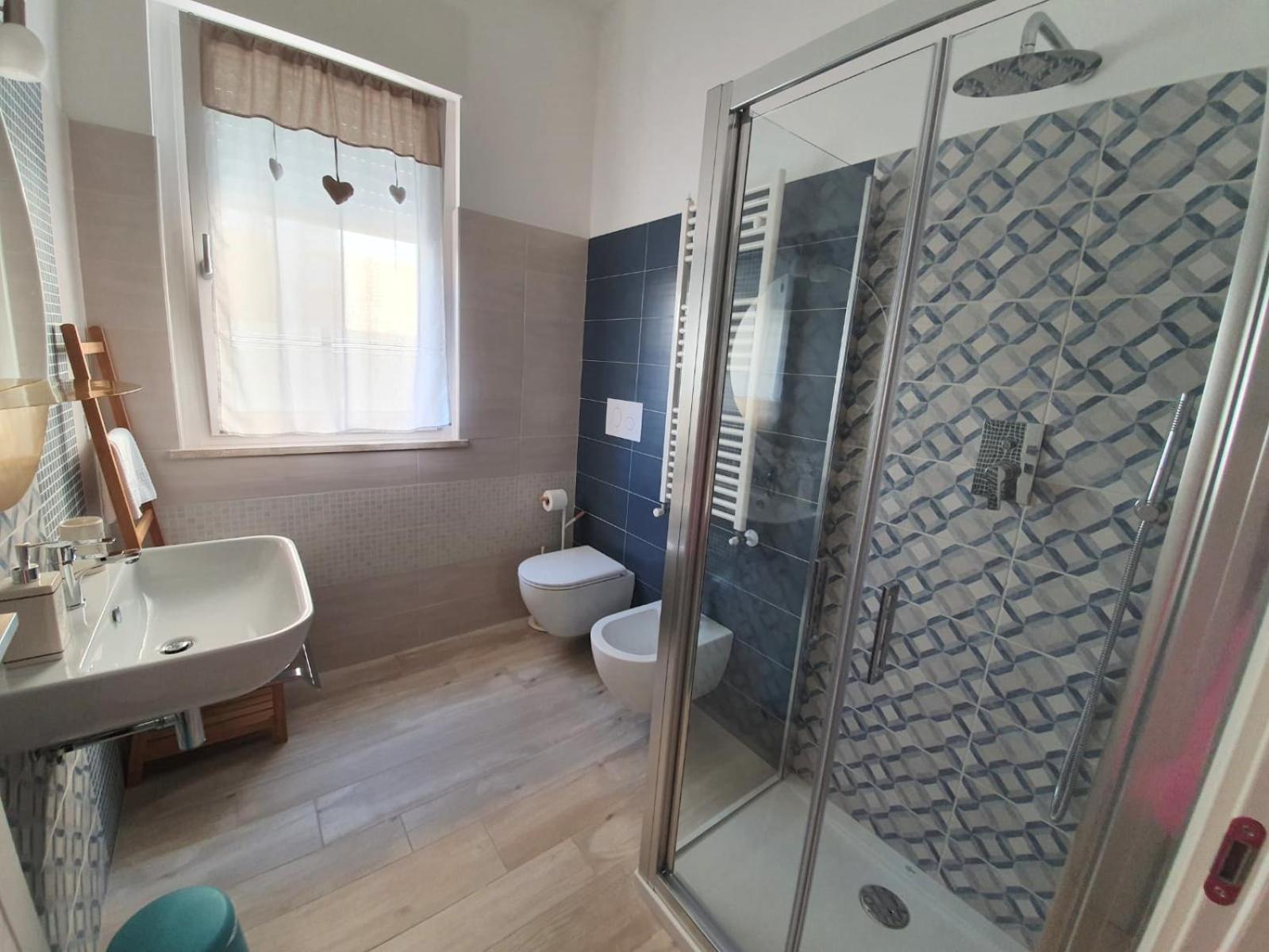 Double or Twin Room with Private Bathroom photo 3