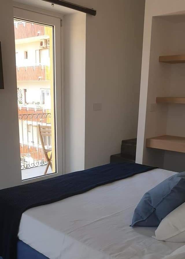 Deluxe Double Room with Balcony and Sea View - Photo 4