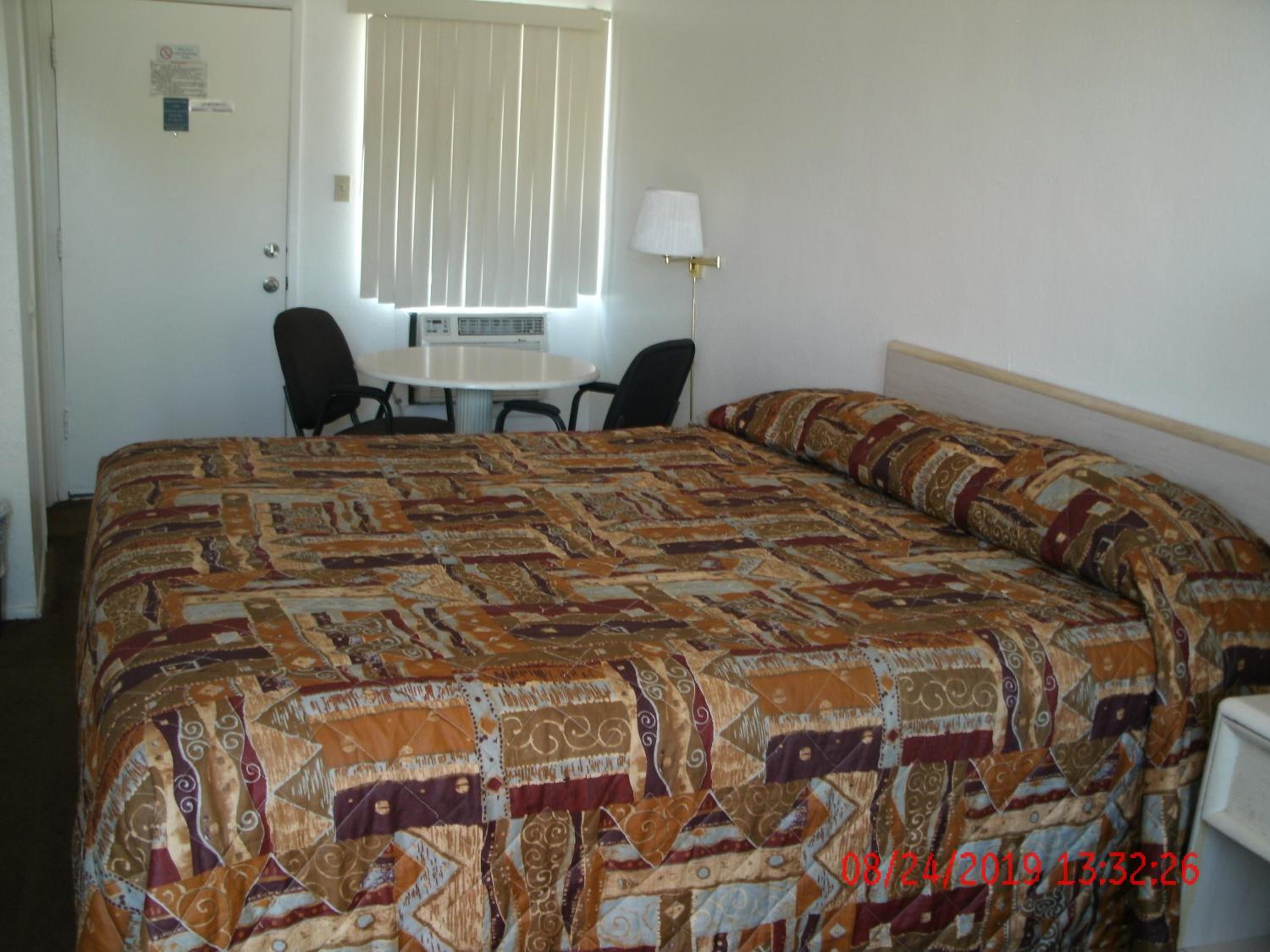 King Room - Non-Smoking
