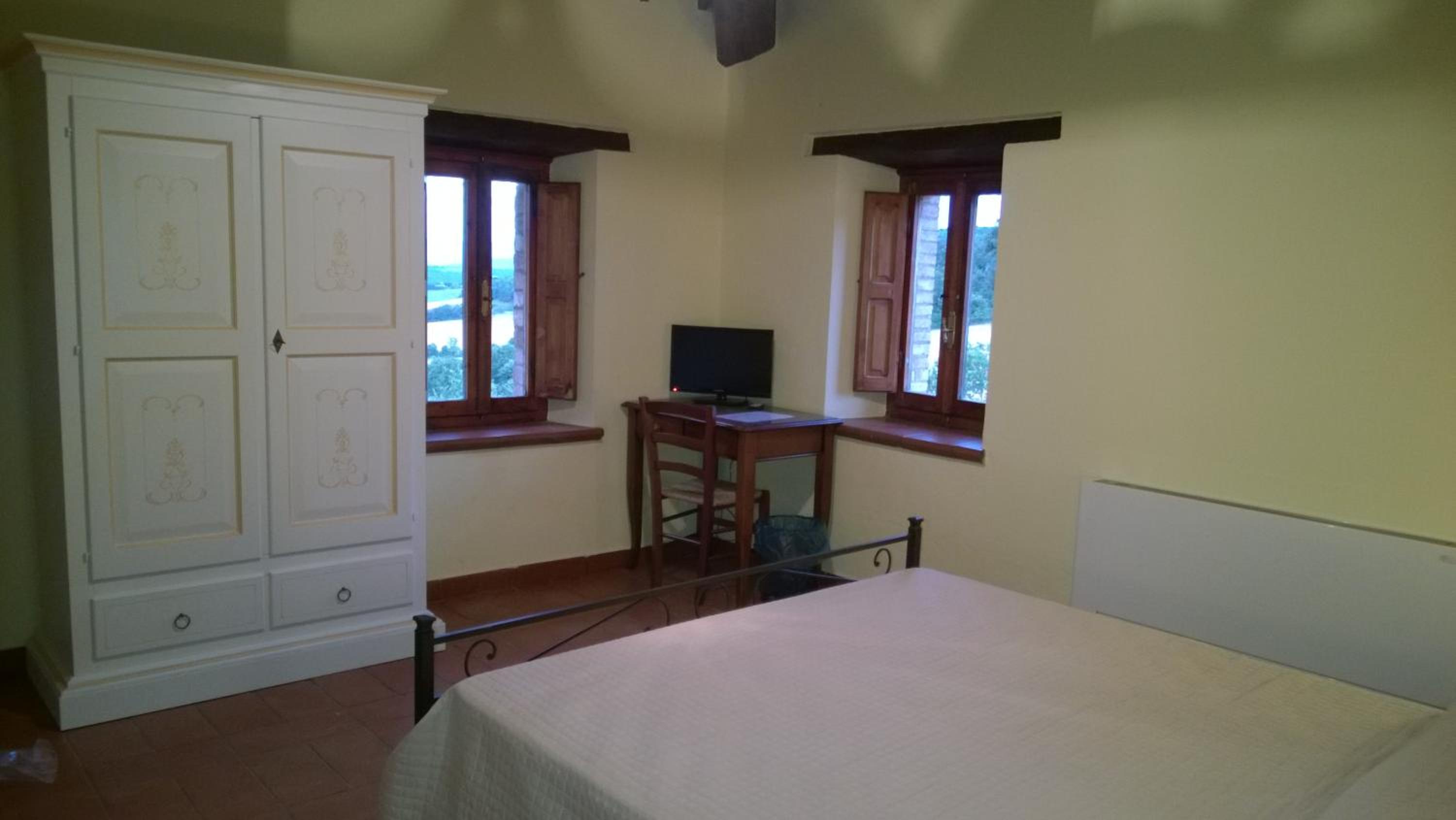 Quadruple Room with Private Bathroom - Photo 4