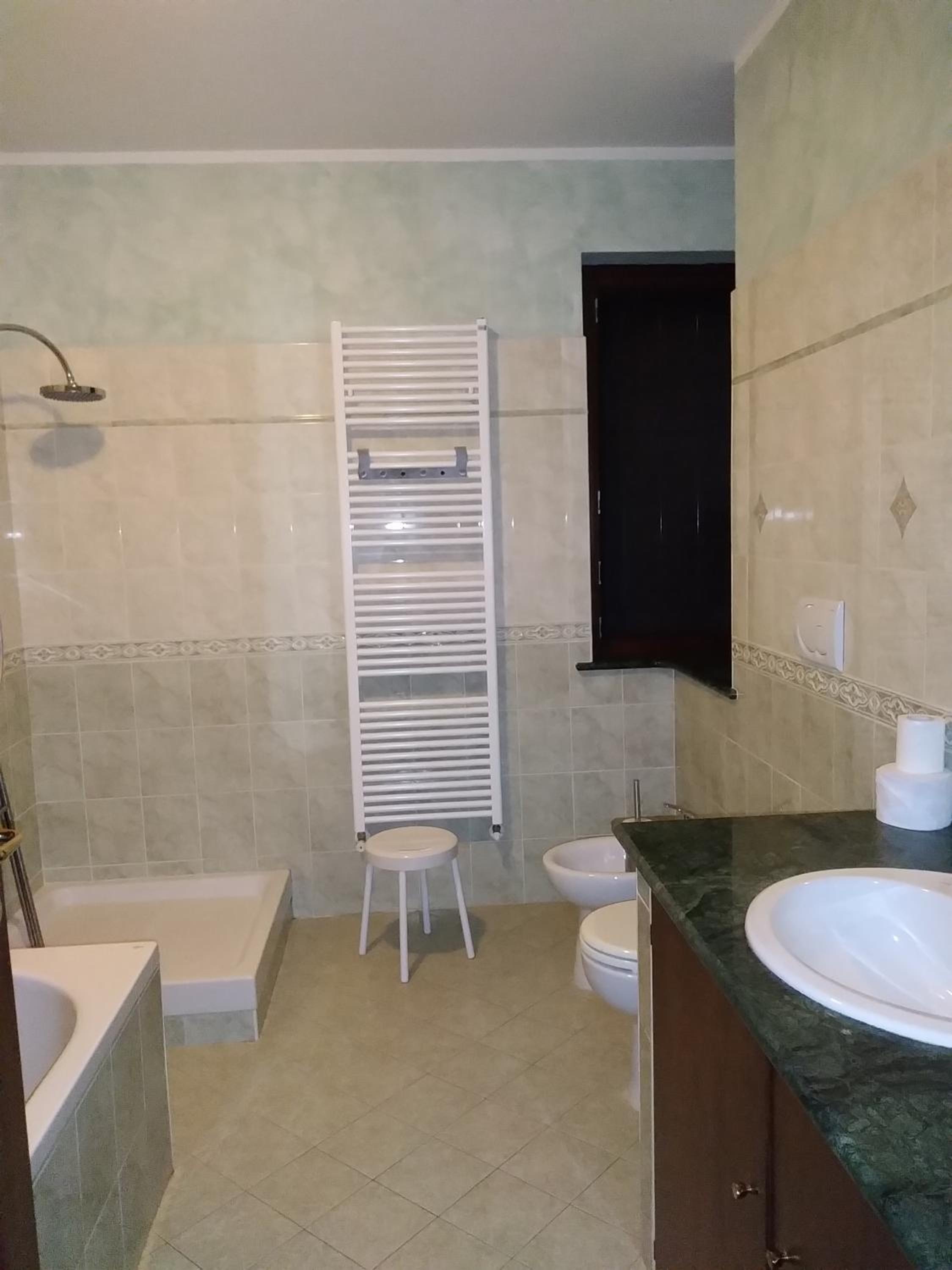 Family Room with Private Bathroom photo 3