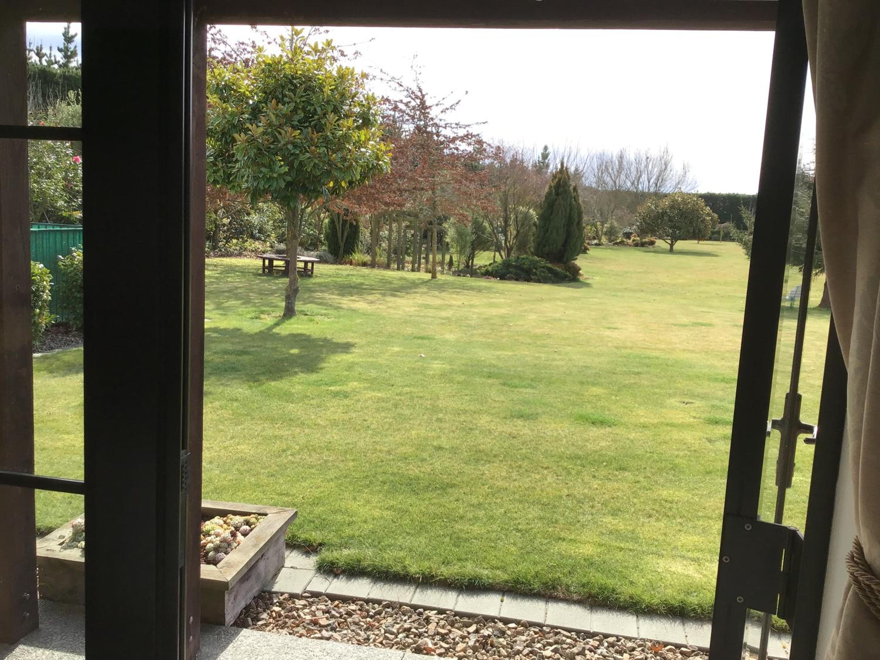 Queen Room with Garden View photo 2