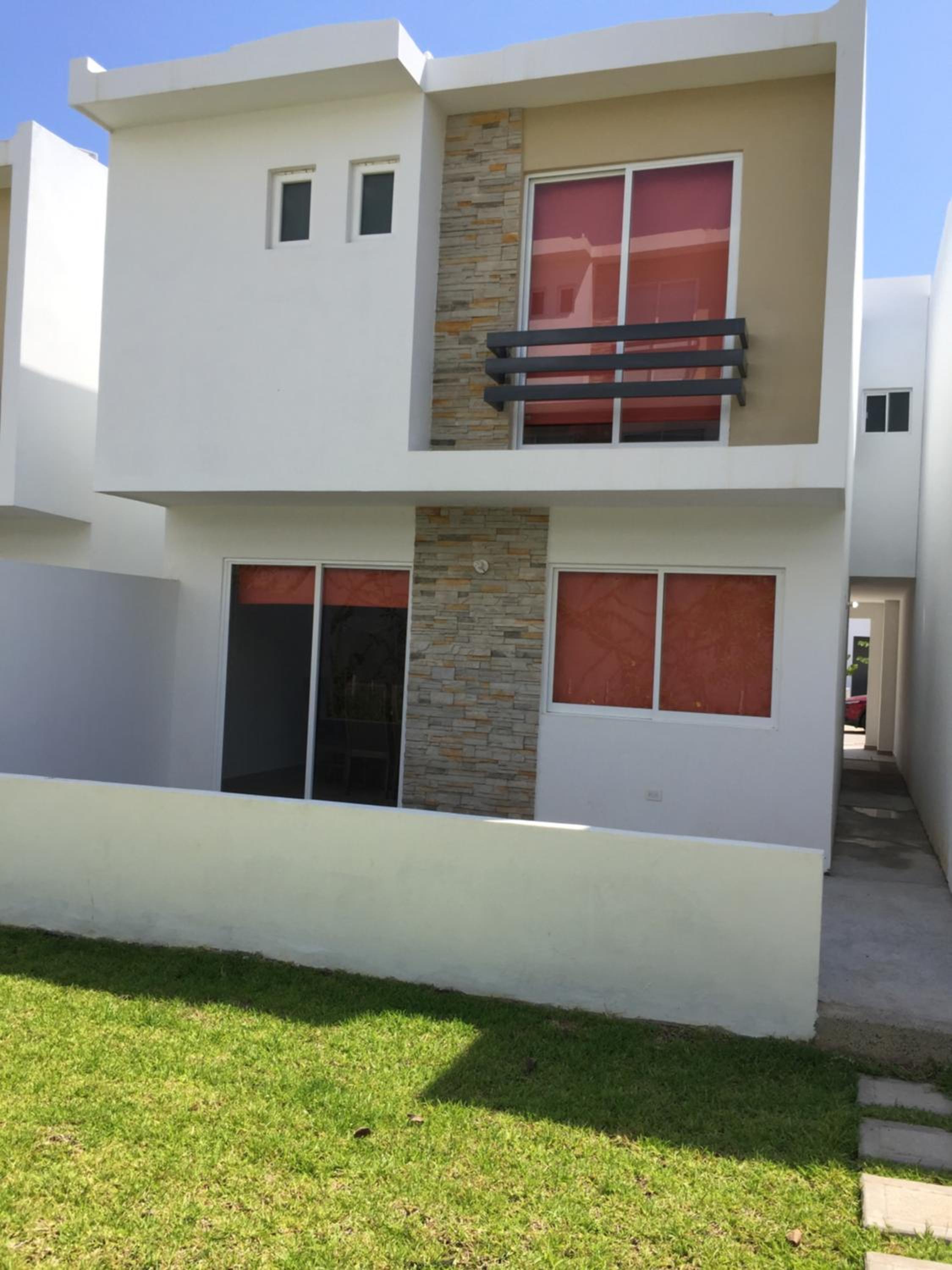 Four-Bedroom House - Photo 15